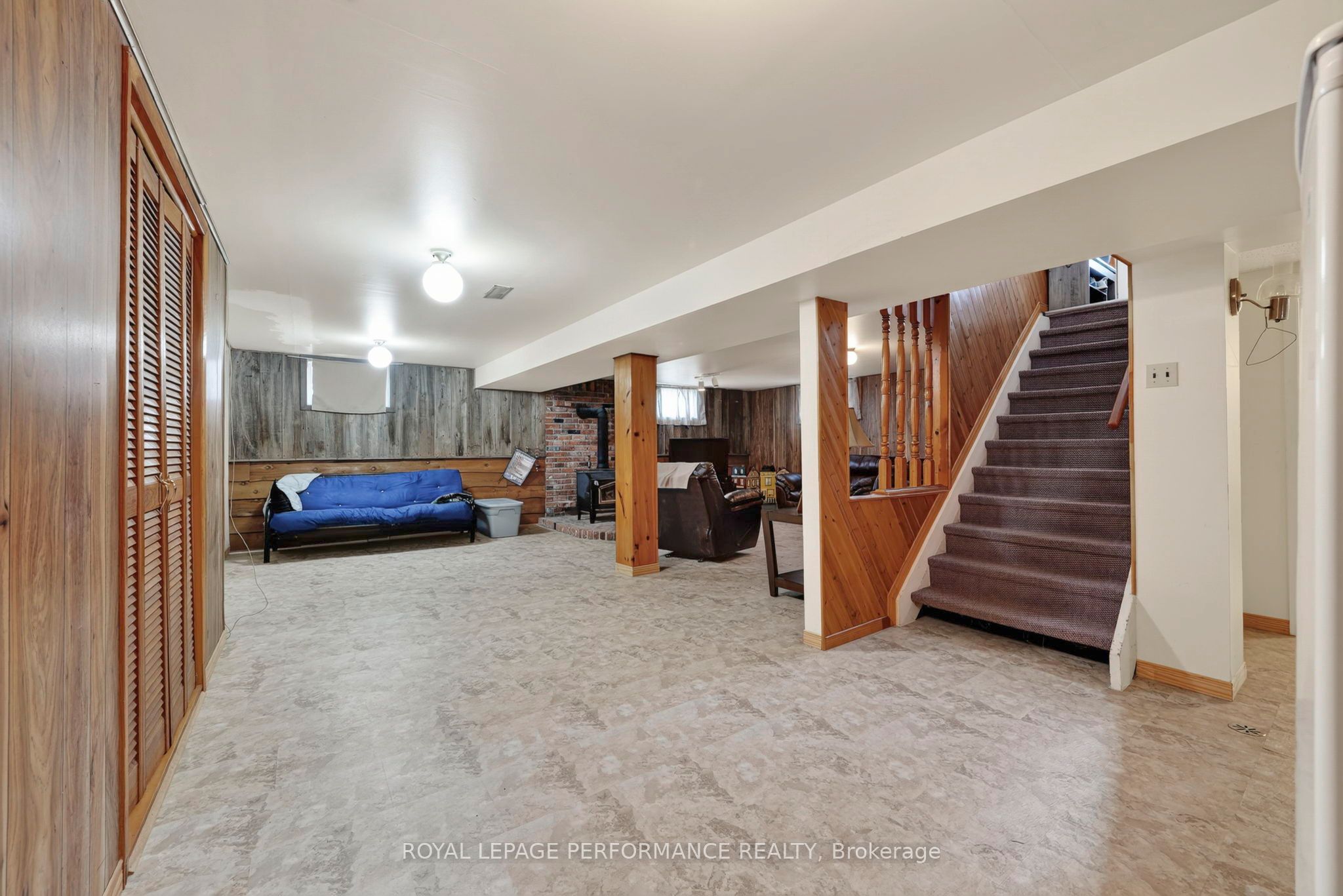 48 Pine Street Property Photo 25