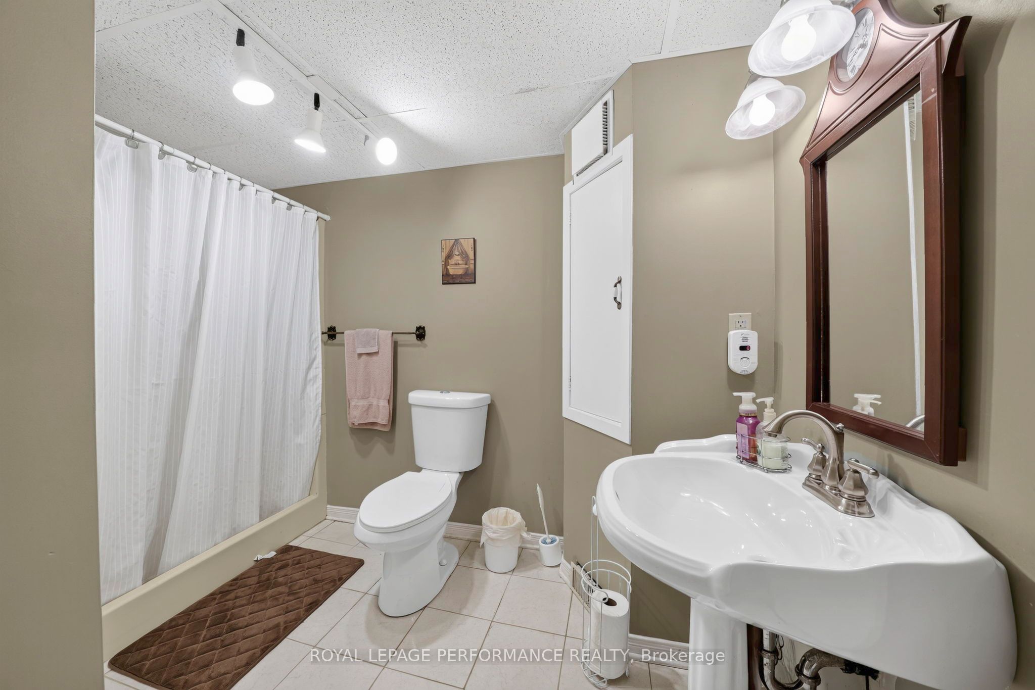 48 Pine Street Property Photo 29