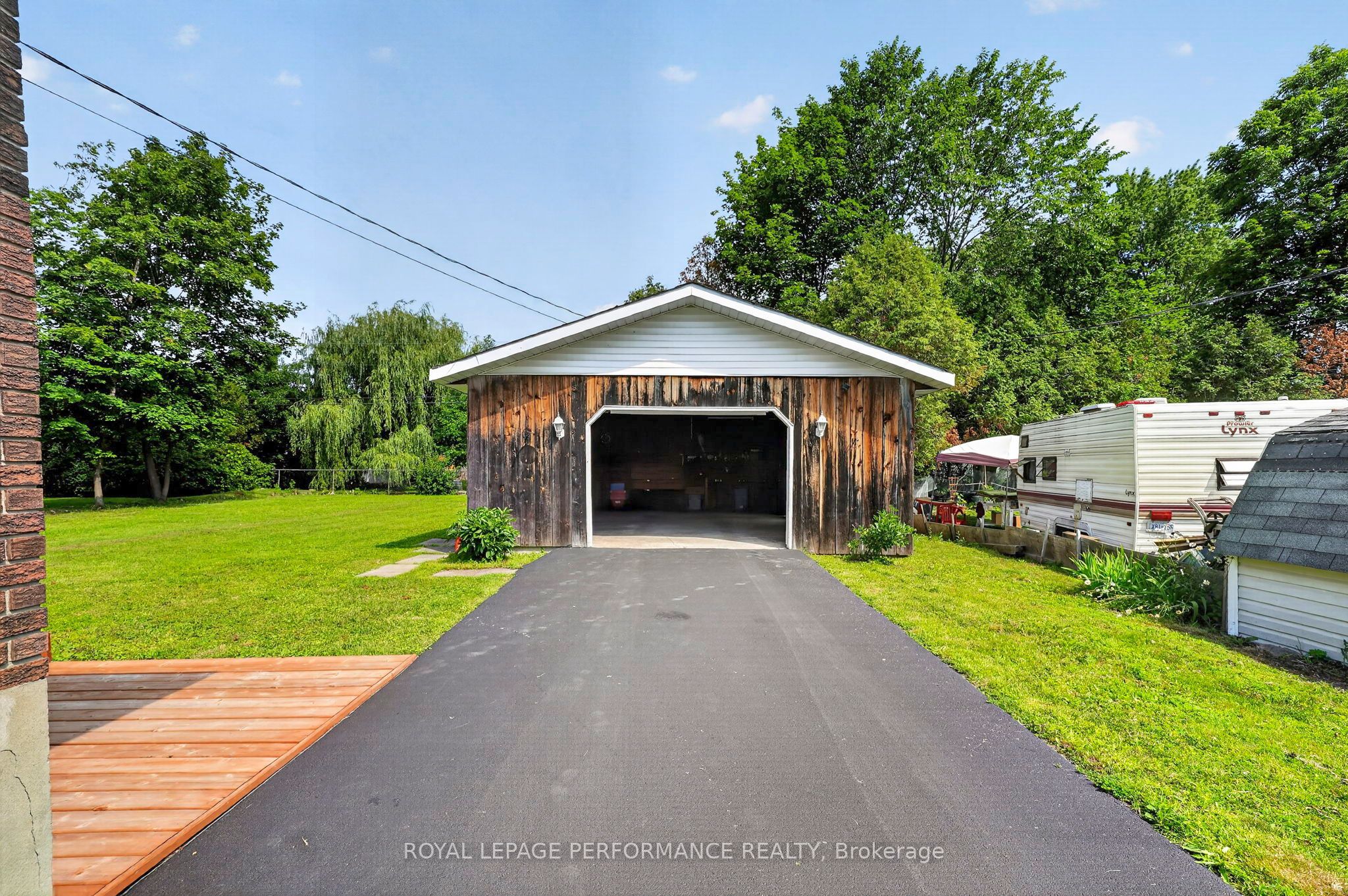 48 Pine Street Property Photo 32