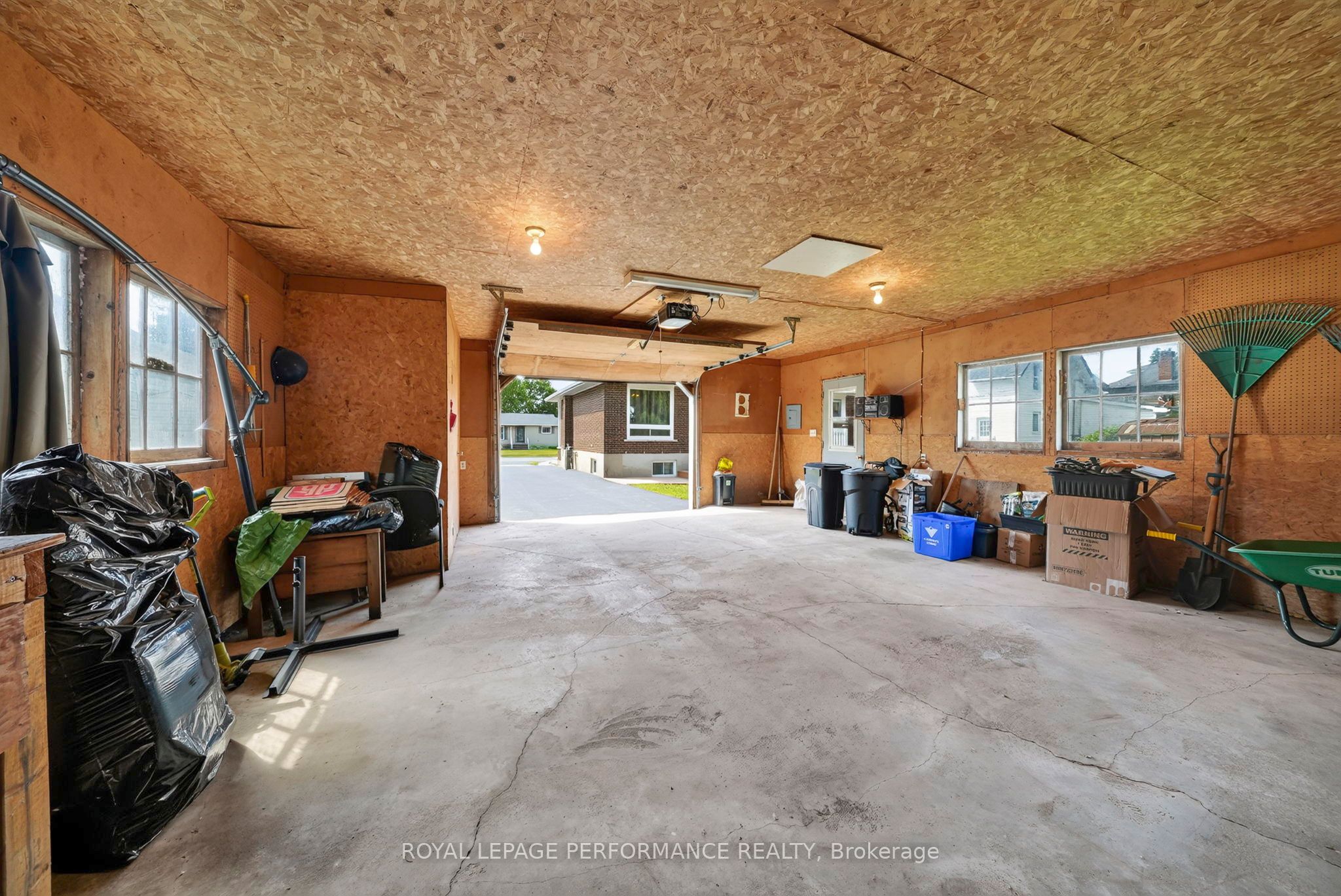48 Pine Street Property Photo 34