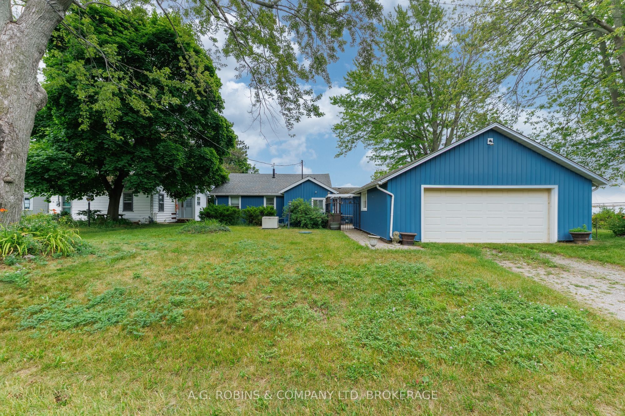 11251 Harbourview Road Property Photo 1