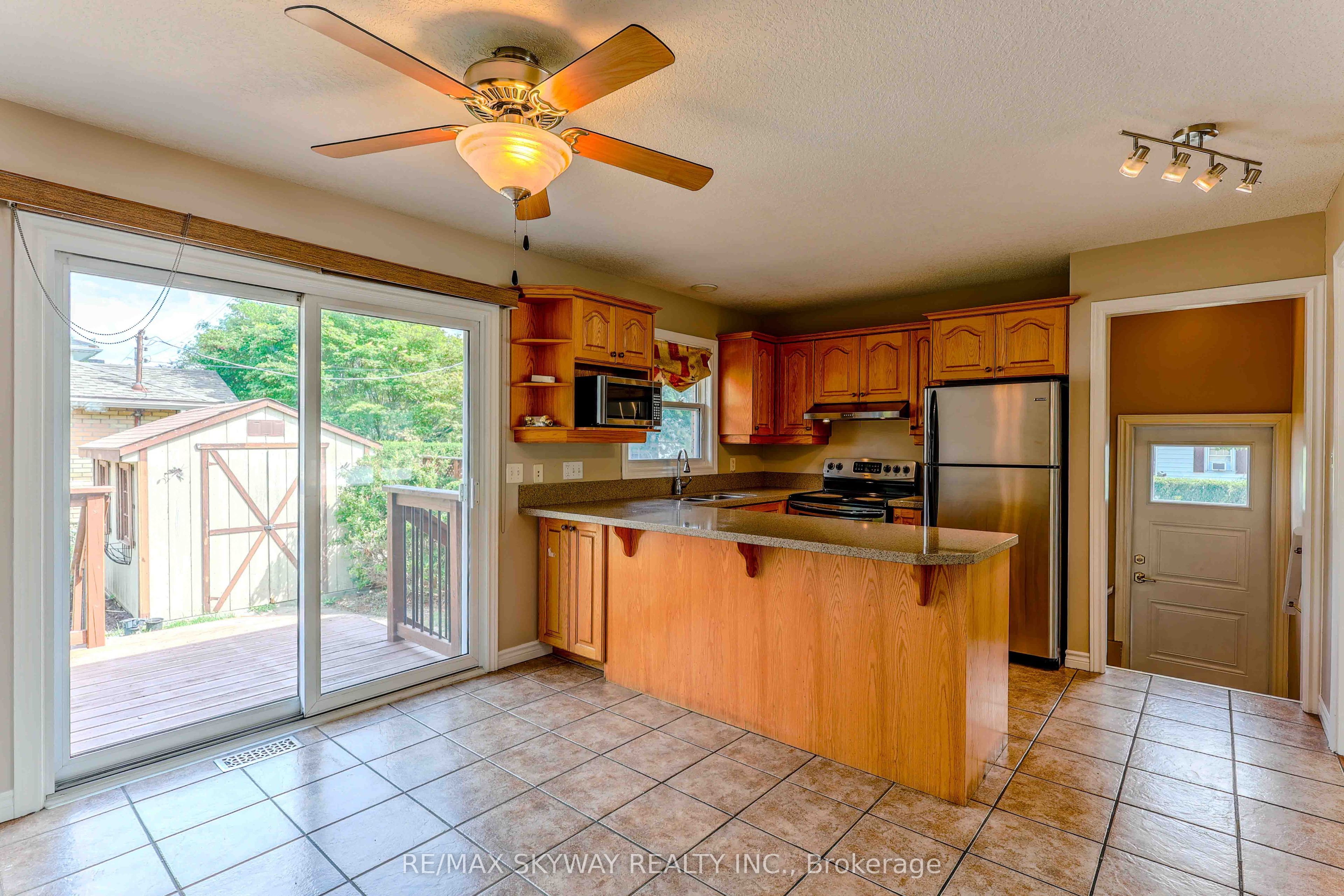 724 Brant Street Property Photo 19