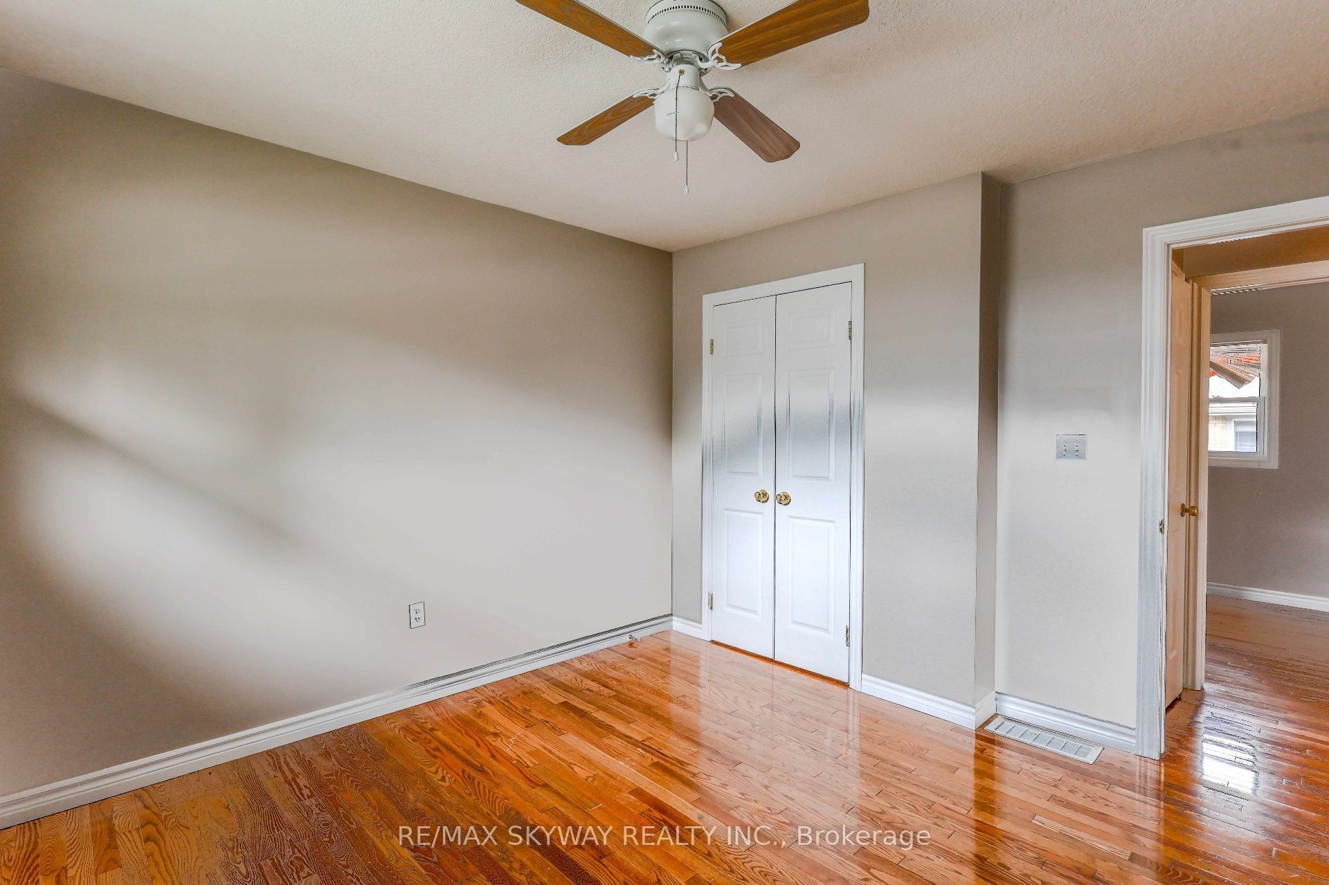724 Brant Street Property Photo 27