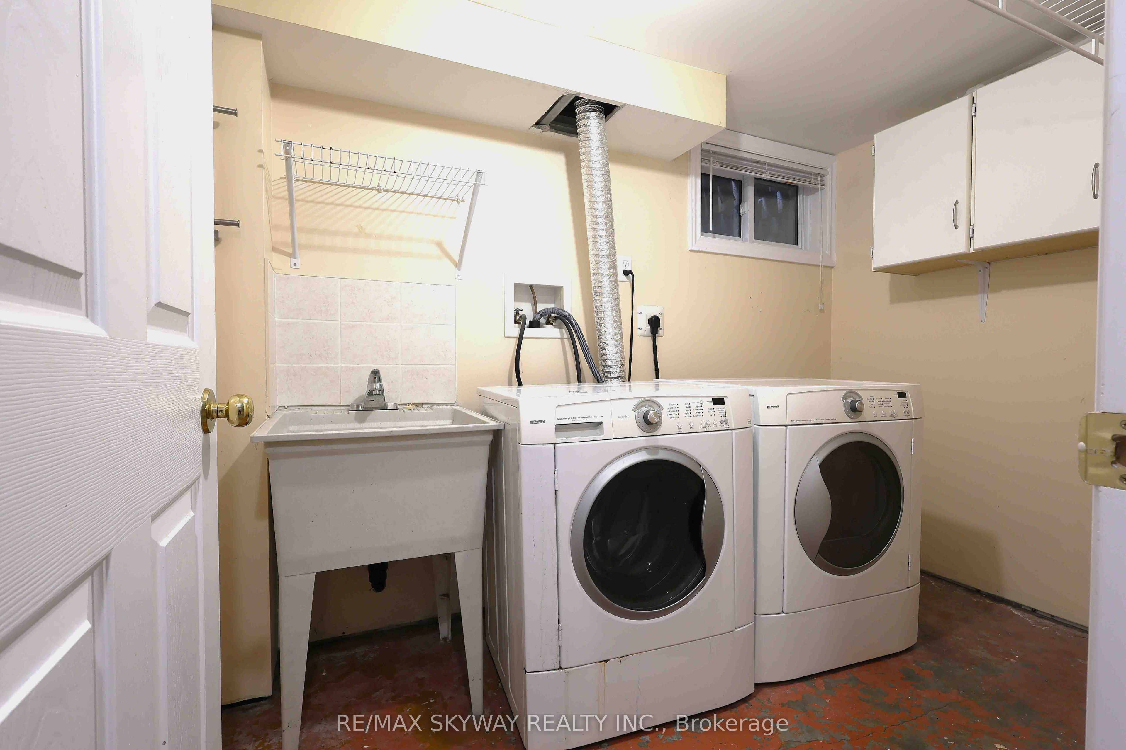 724 Brant Street Property Photo 35