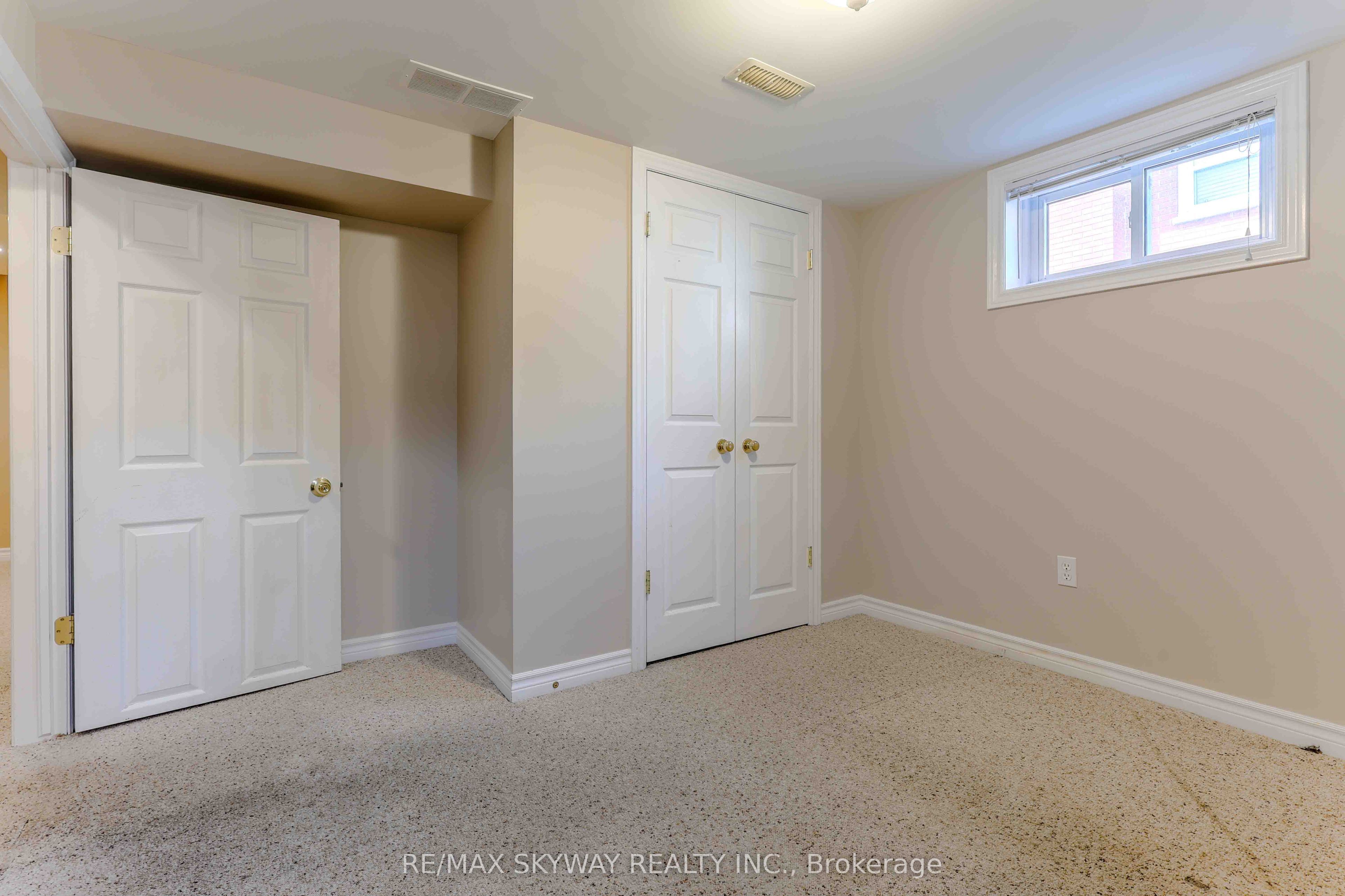 724 Brant Street Property Photo 37