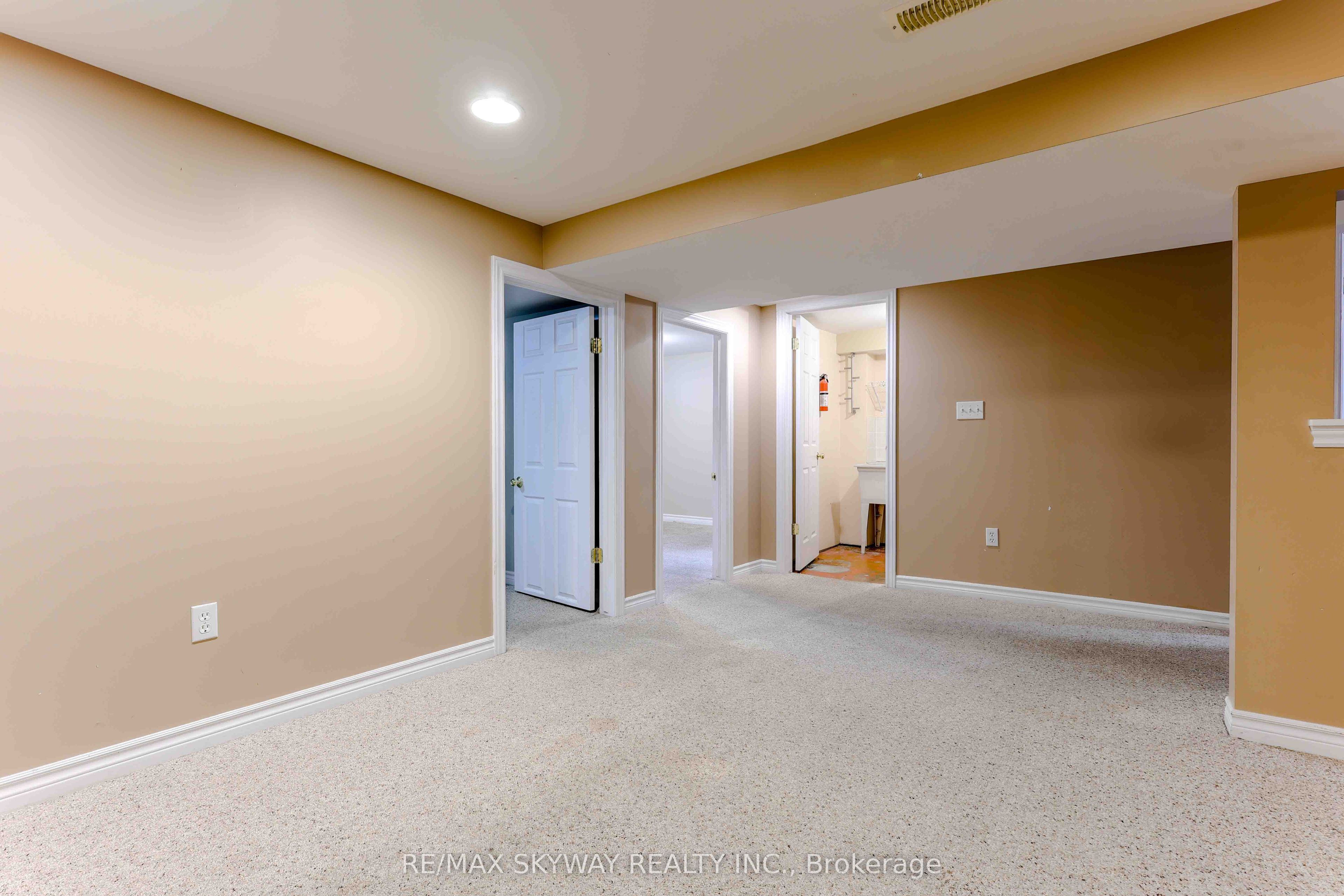 724 Brant Street Property Photo 40