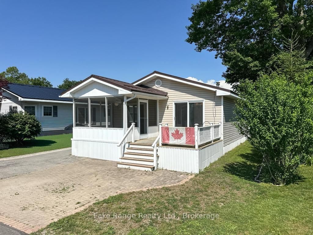 8 Cherokee Lane E Property Photo 2