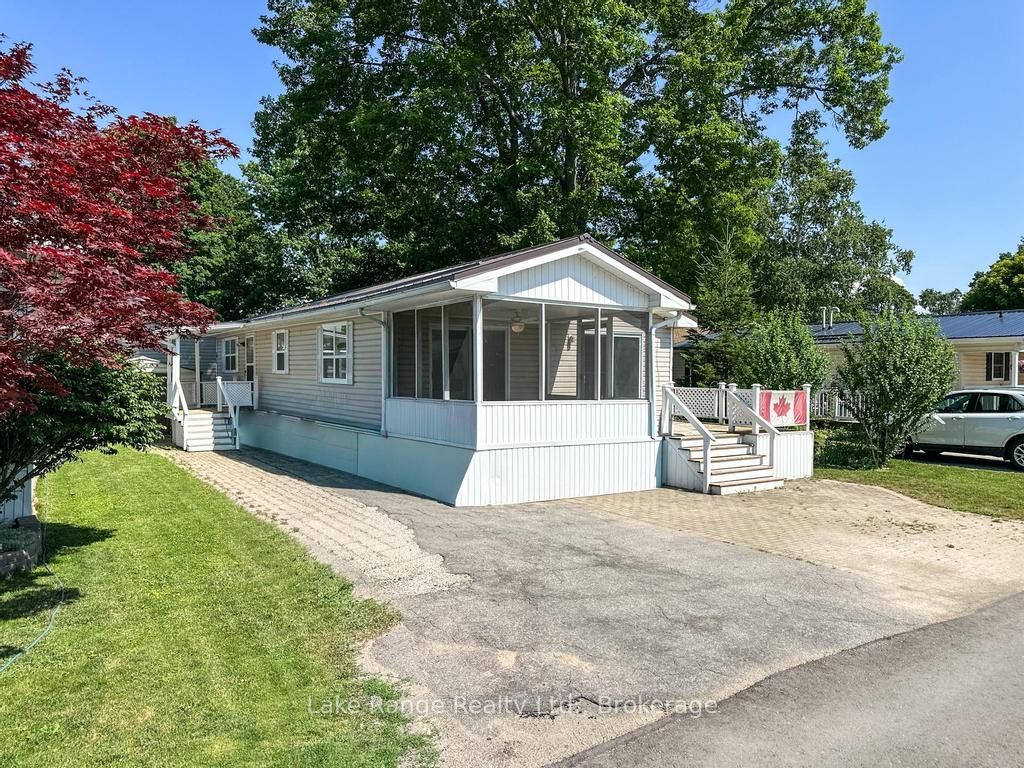 8 Cherokee Lane E Property Photo 3