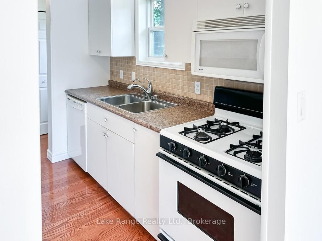 8 Cherokee Lane E Property Photo 8