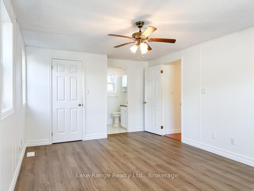 8 Cherokee Lane E Property Photo 11
