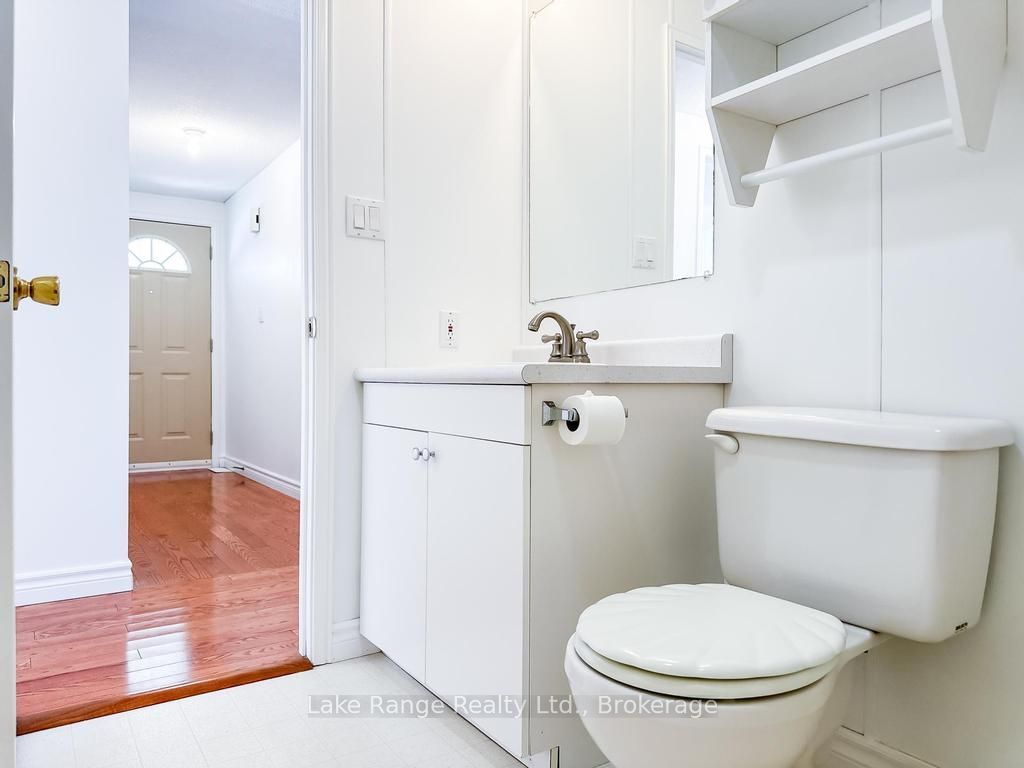 8 Cherokee Lane E Property Photo 14