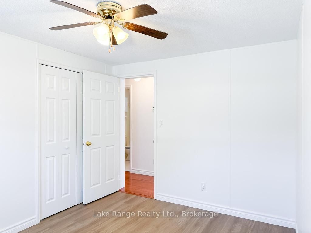 8 Cherokee Lane E Property Photo 16