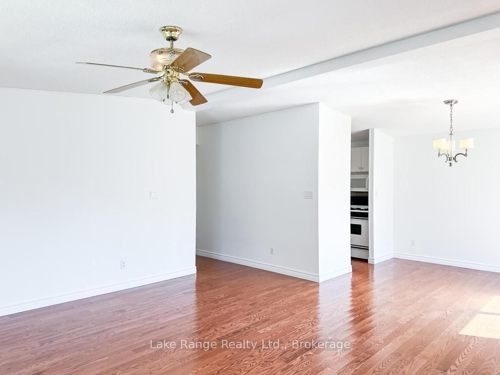 8 Cherokee Lane E Property Photo 17
