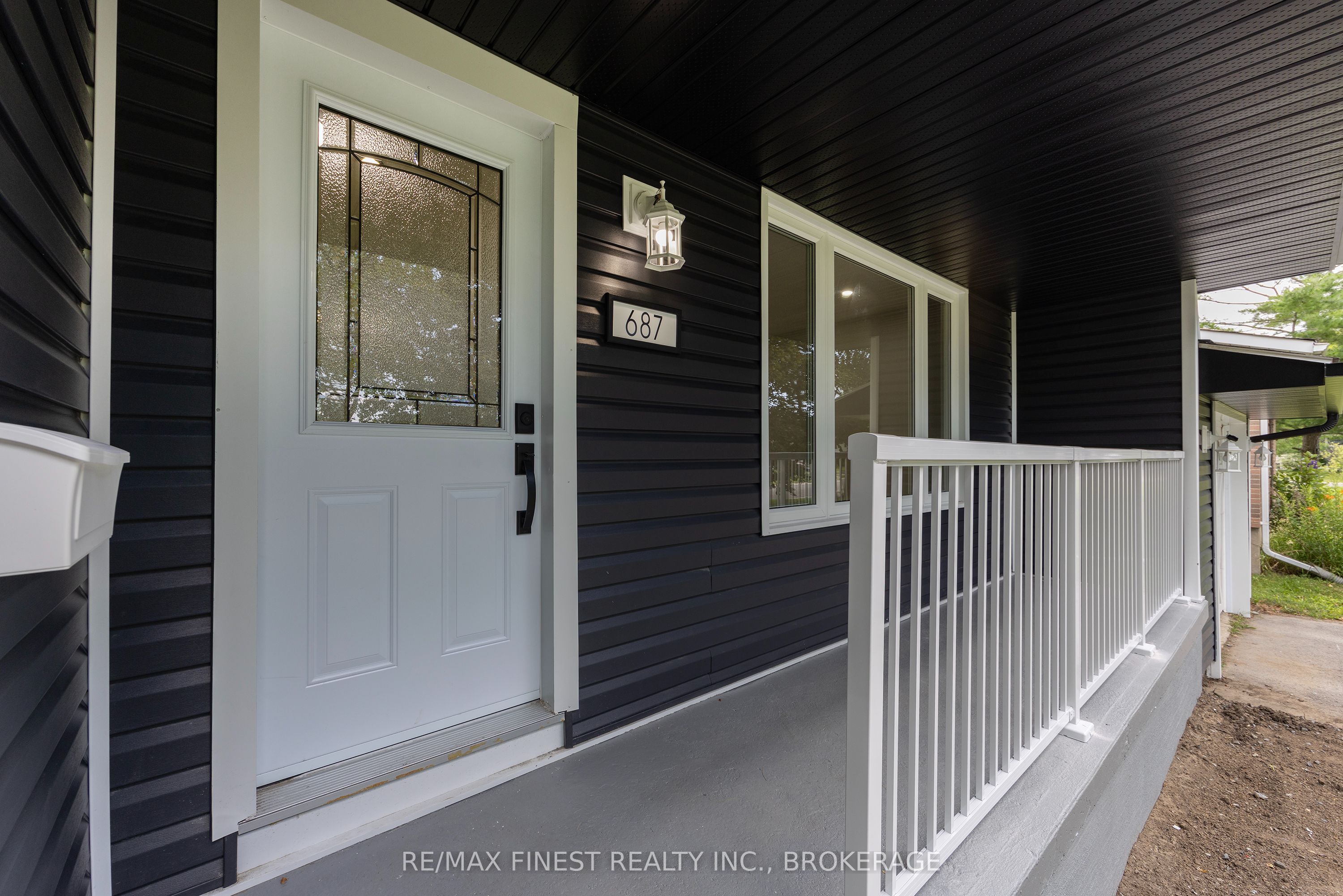 687 Willis Street Property Photo 4