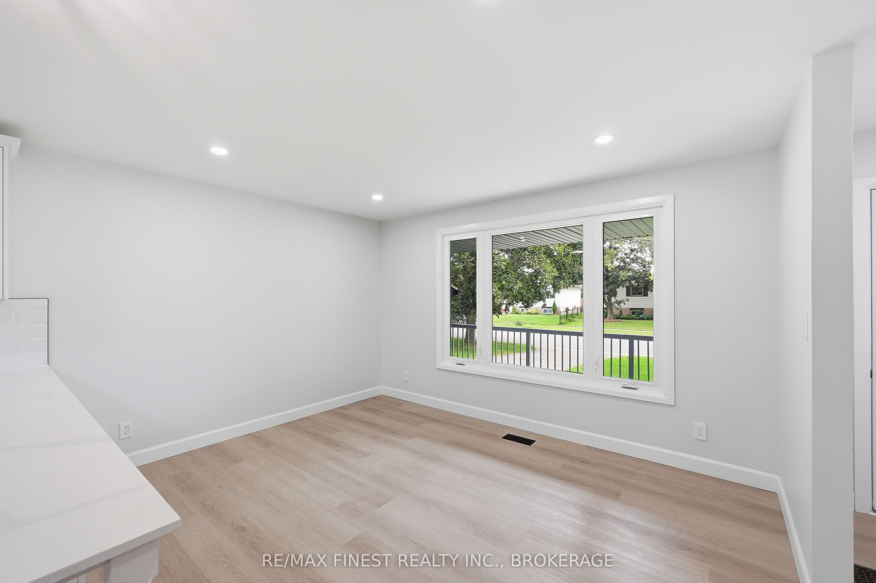 687 Willis Street Property Photo 7
