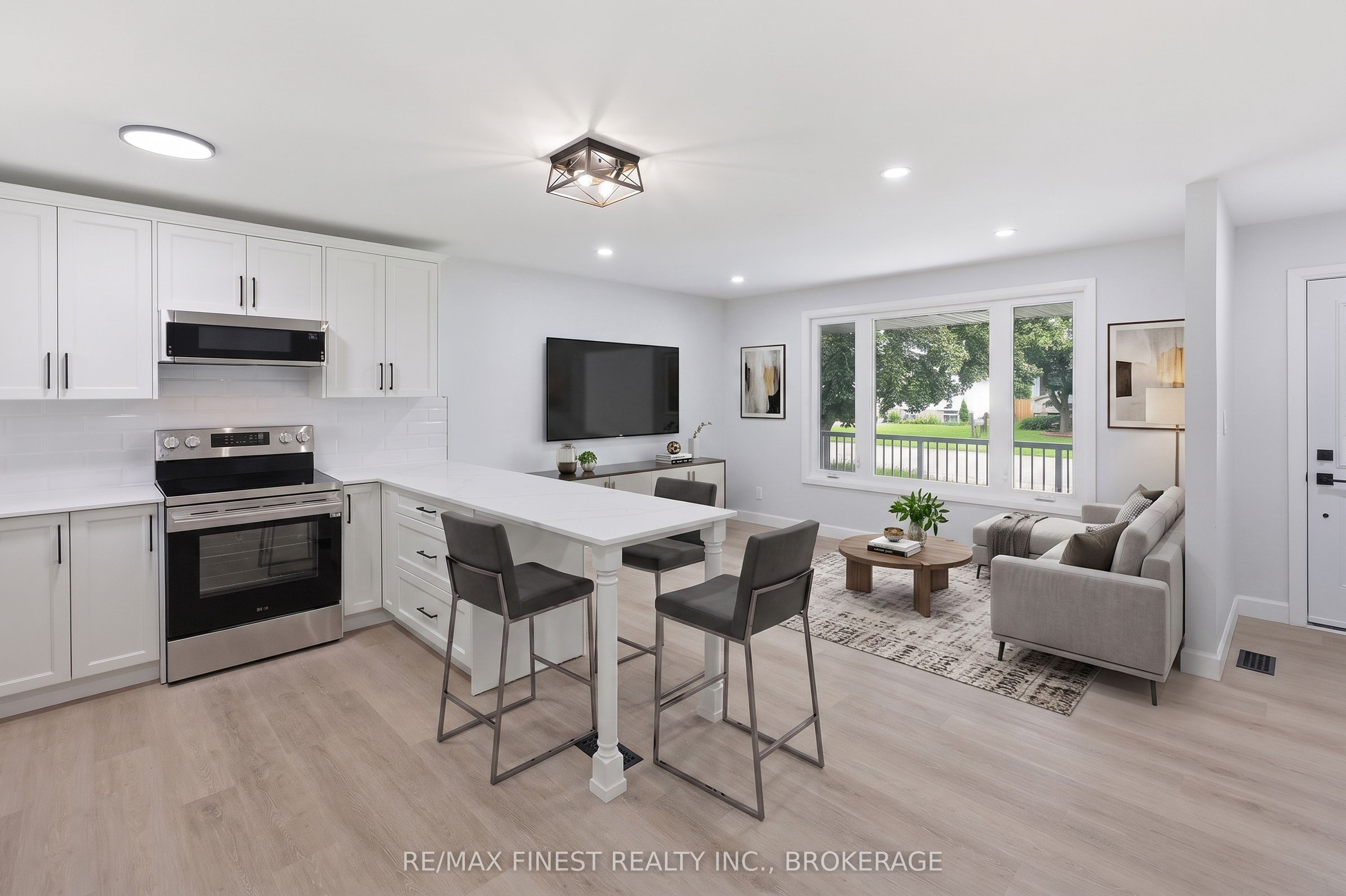 687 Willis Street Property Photo 8