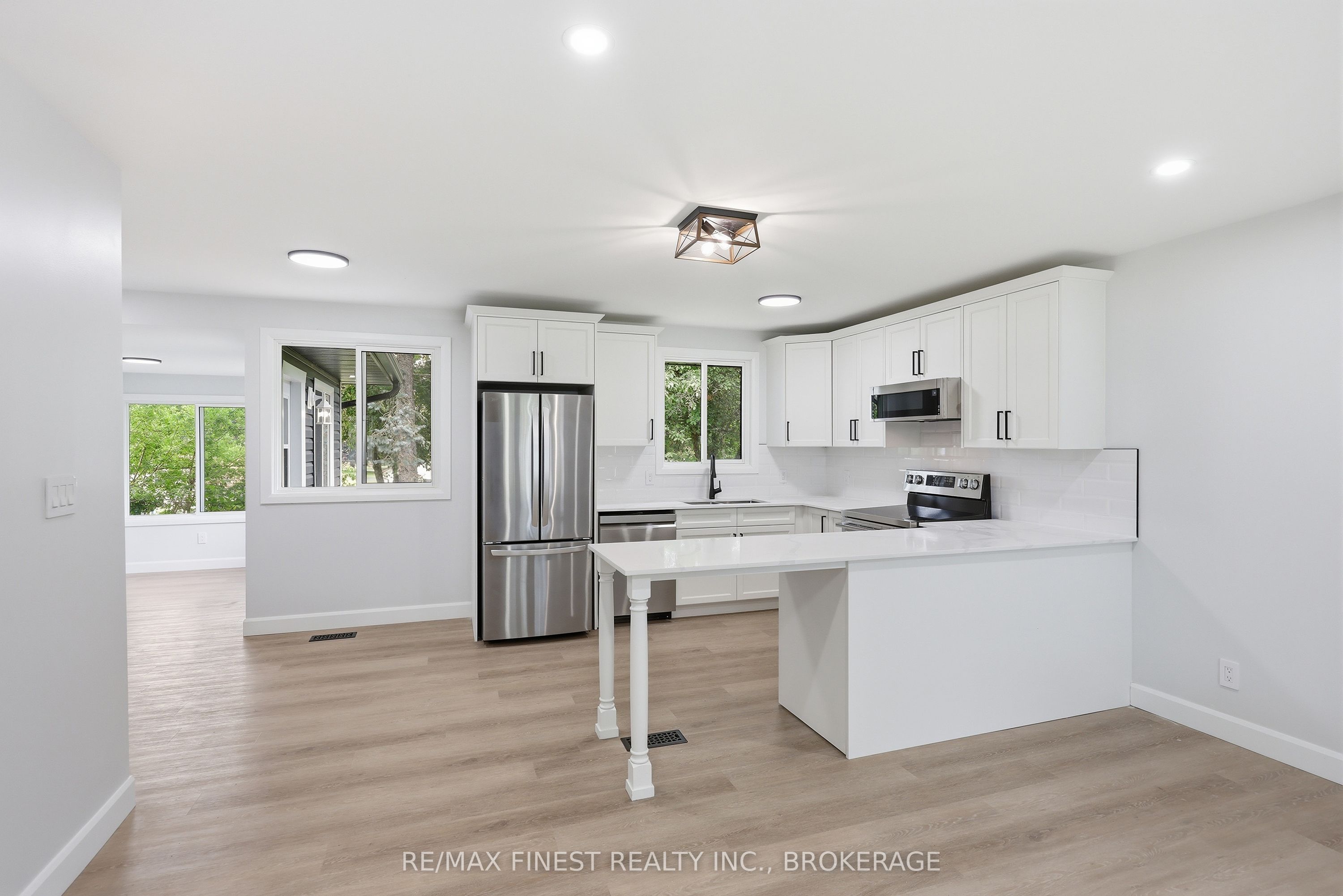 687 Willis Street Property Photo 10