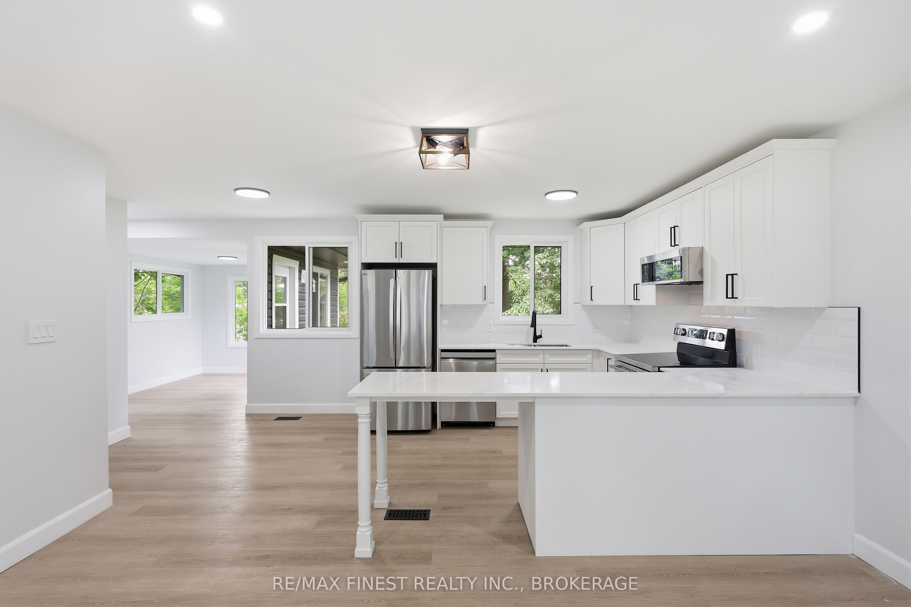687 Willis Street Property Photo 11
