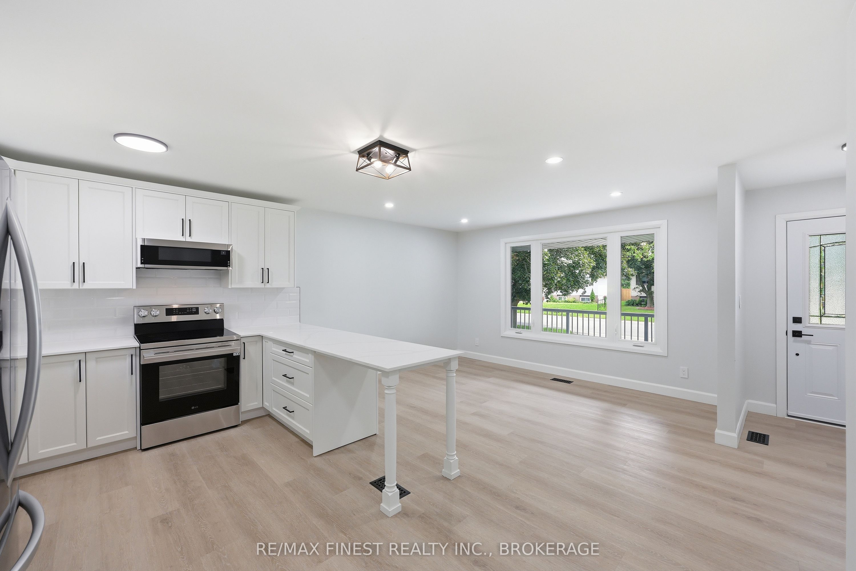 687 Willis Street Property Photo 13