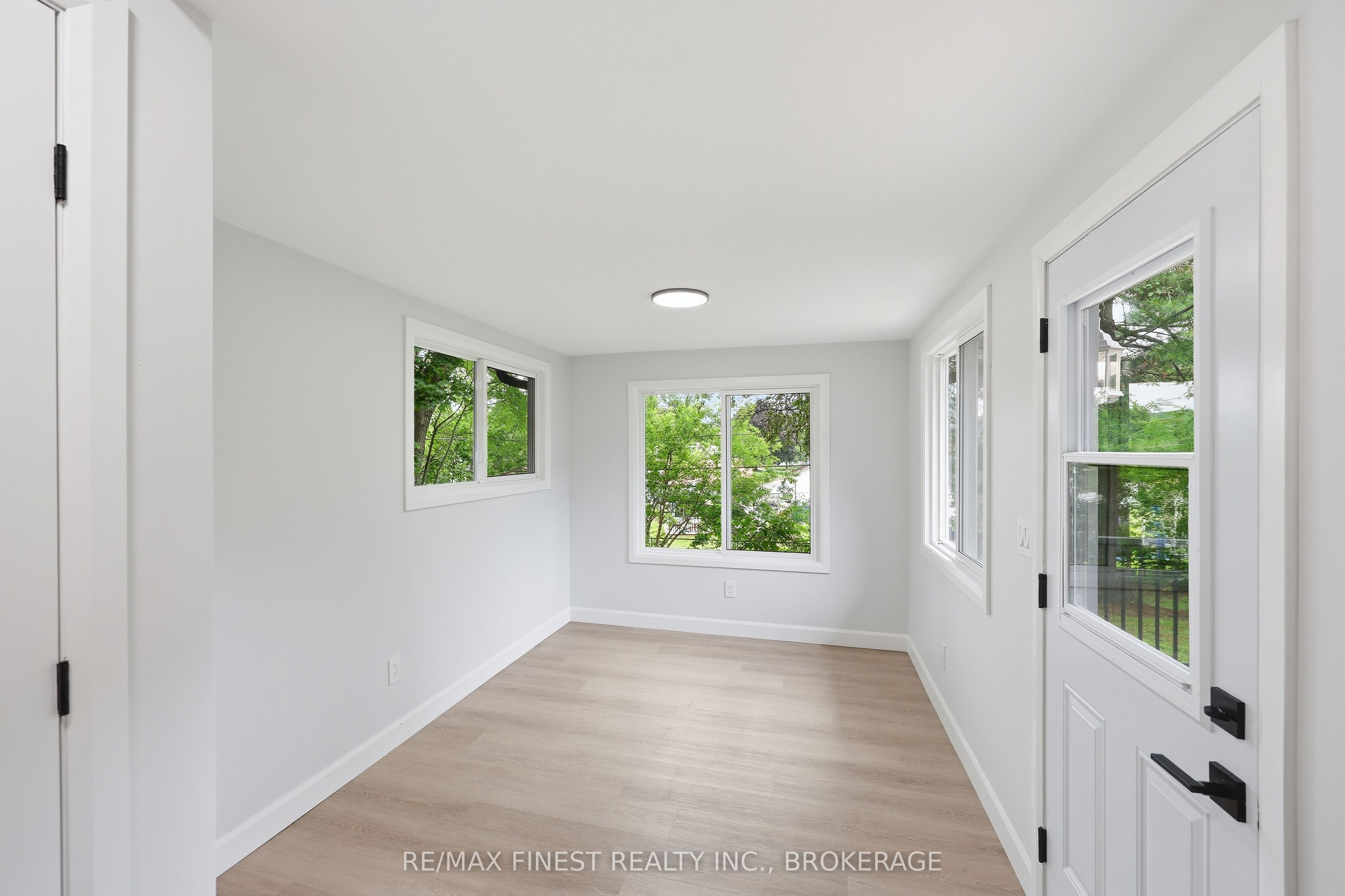 687 Willis Street Property Photo 19