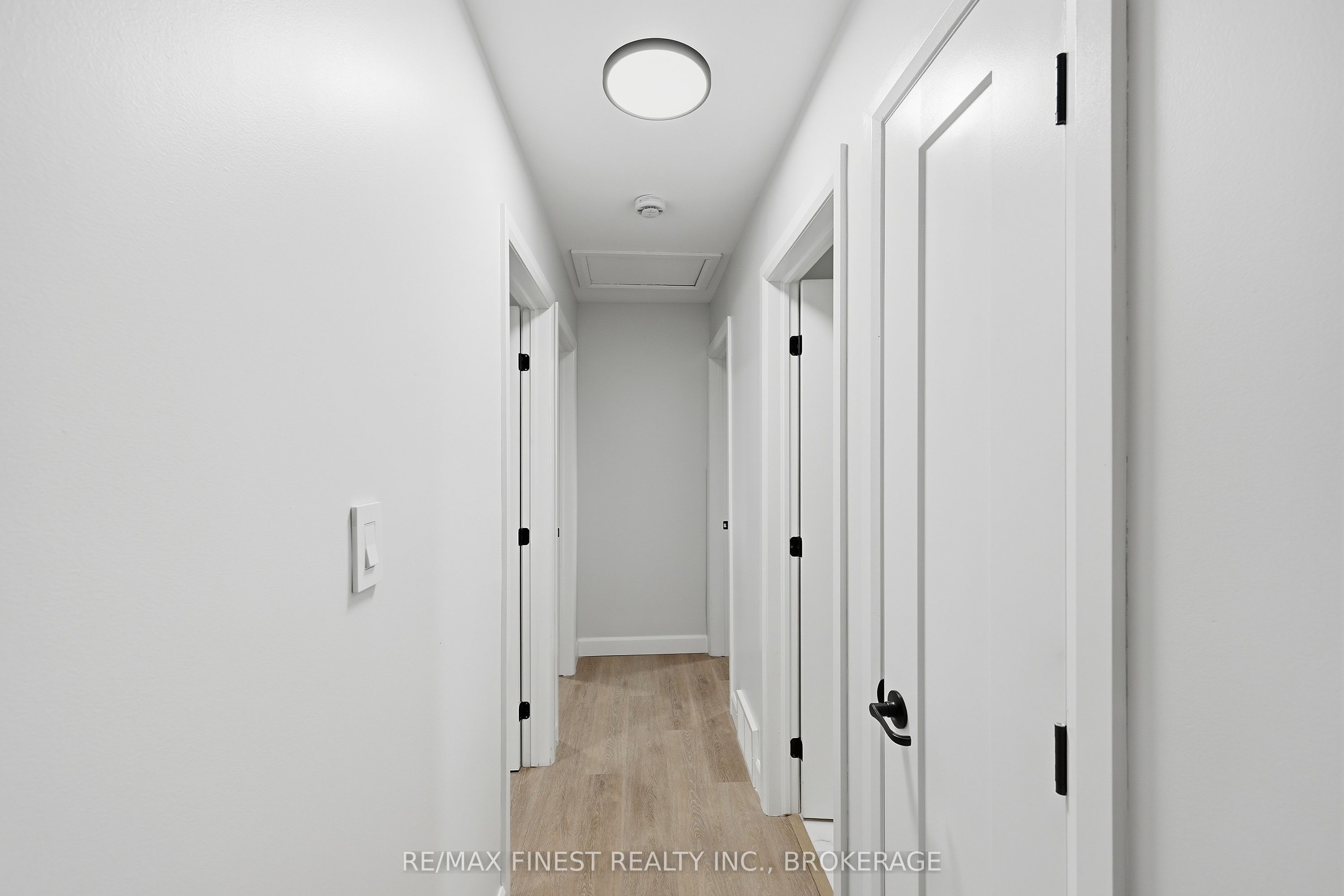 687 Willis Street Property Photo 22