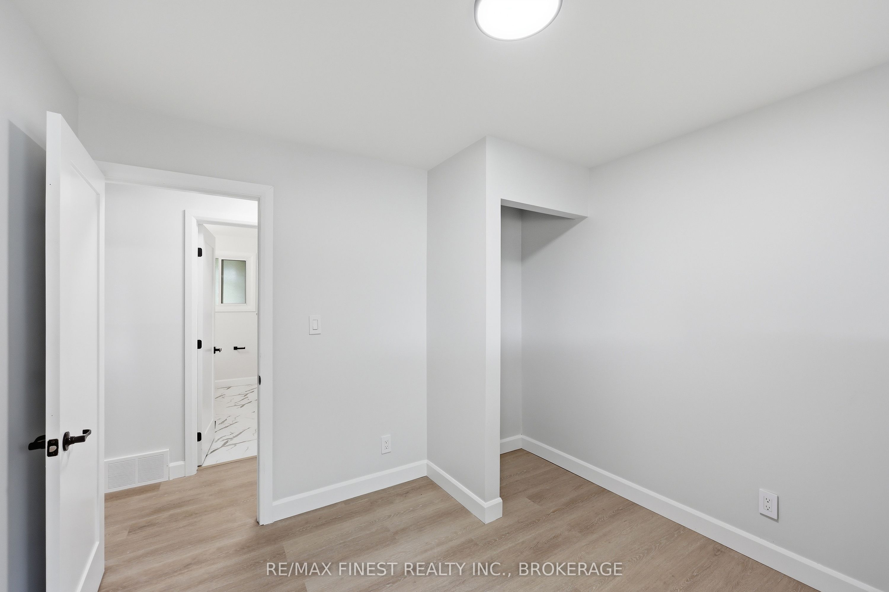 687 Willis Street Property Photo 24