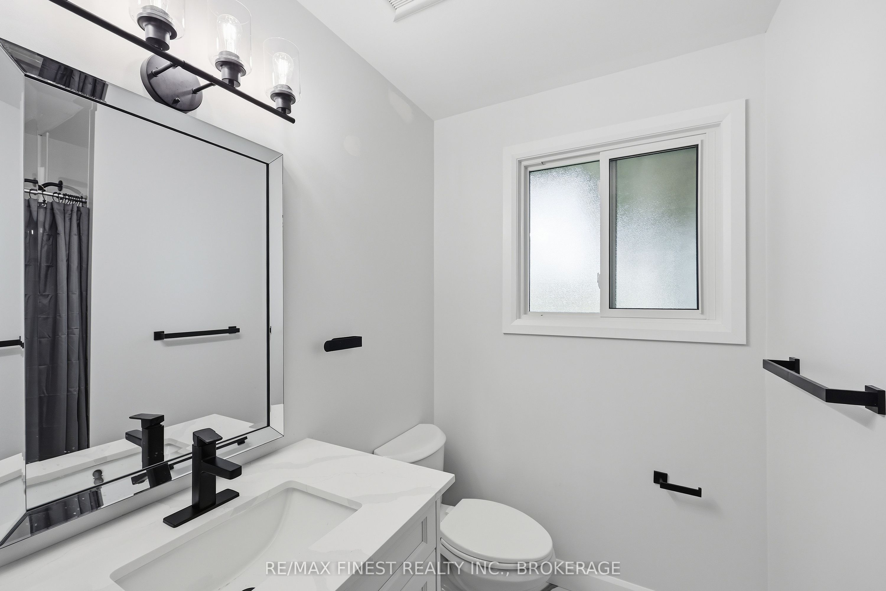 687 Willis Street Property Photo 30
