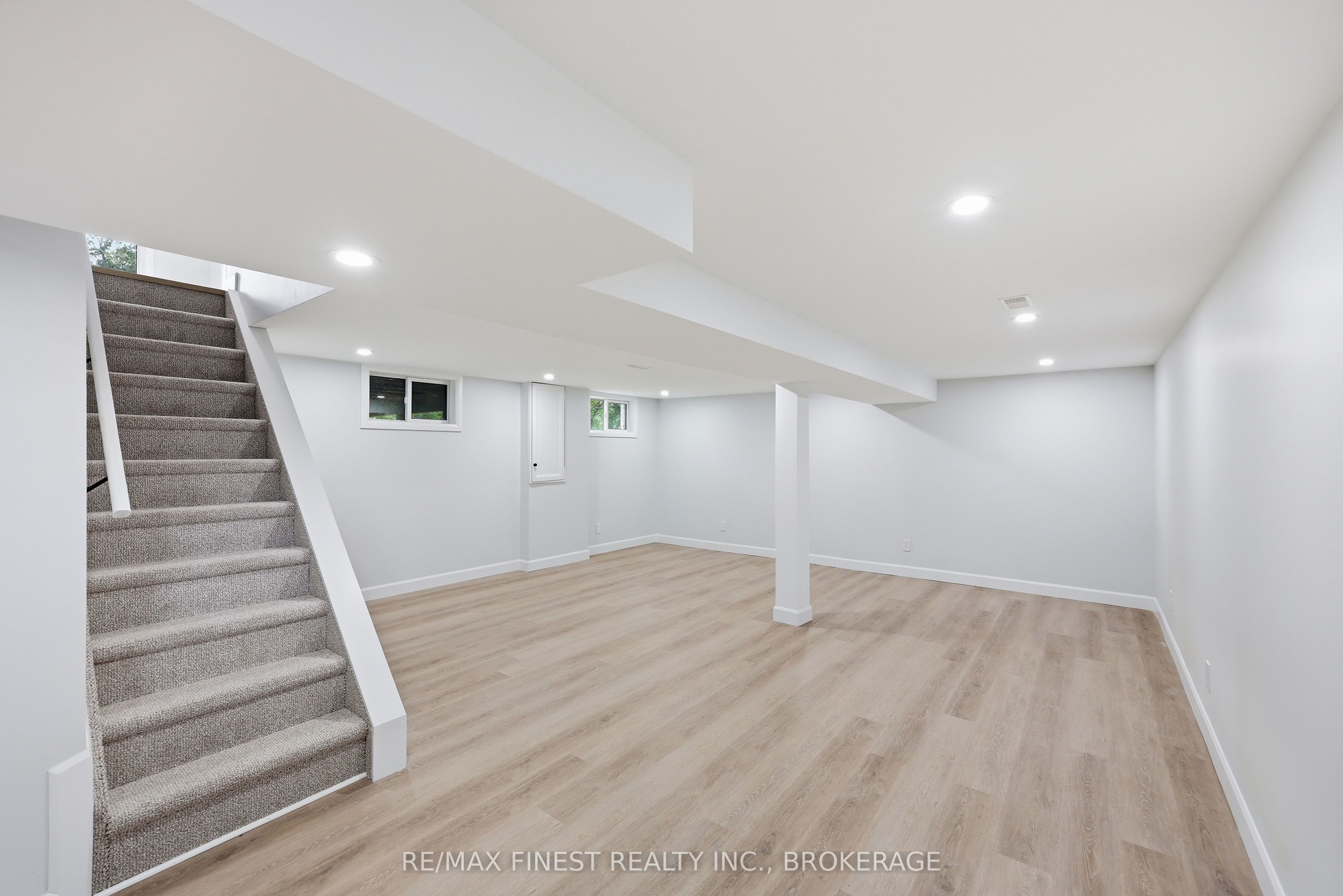 687 Willis Street Property Photo 31