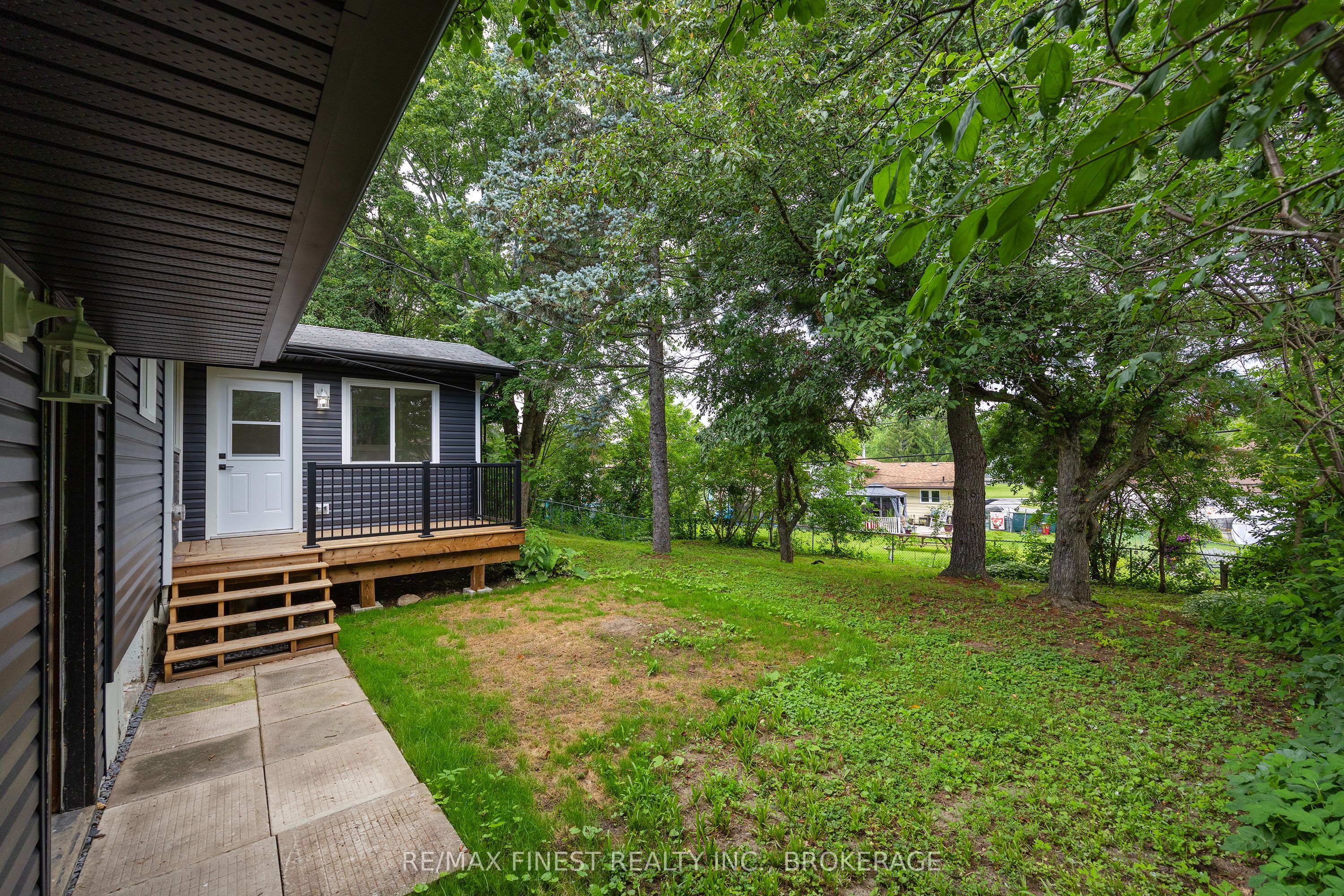 687 Willis Street Property Photo 41