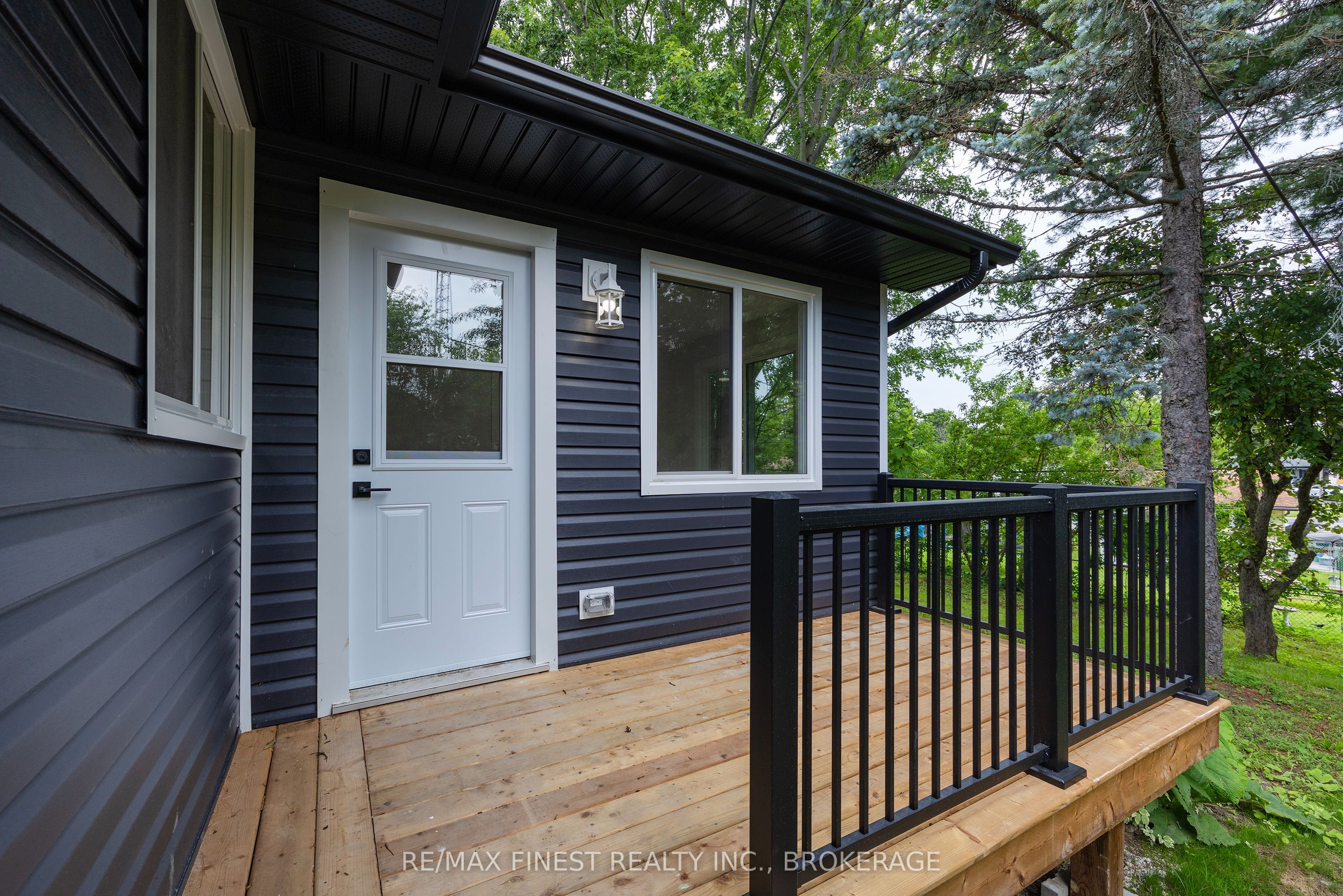 687 Willis Street Property Photo 43