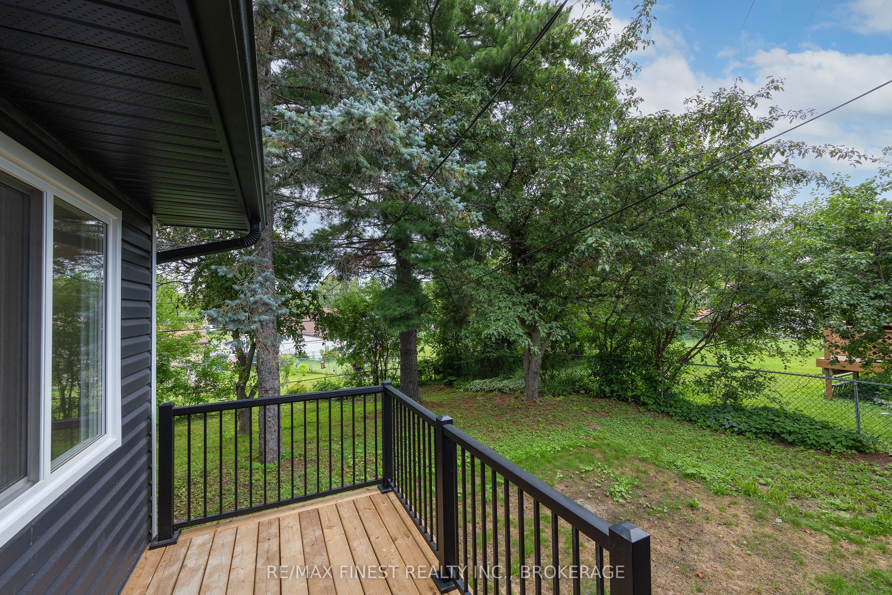 687 Willis Street Property Photo 44