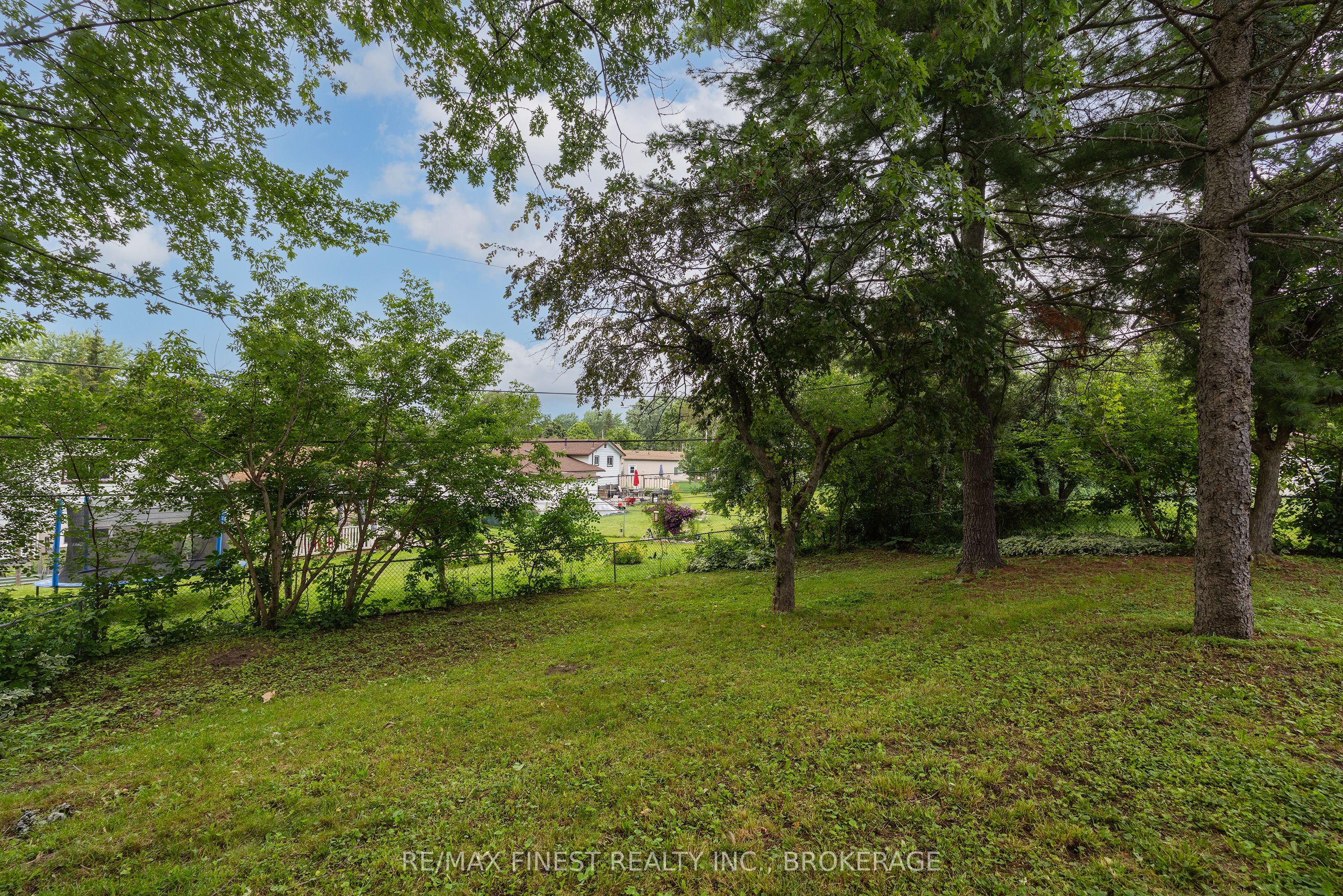 687 Willis Street Property Photo 45