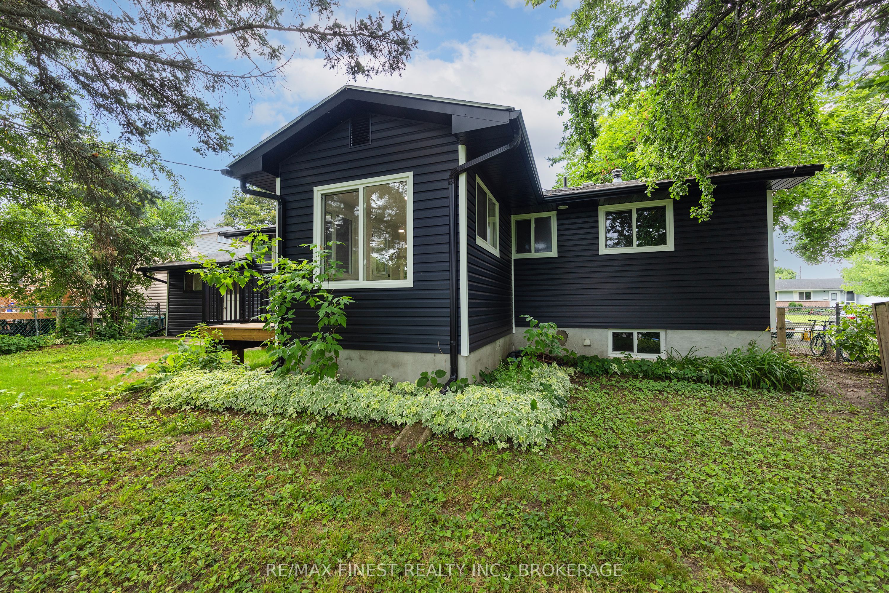 687 Willis Street Property Photo 47