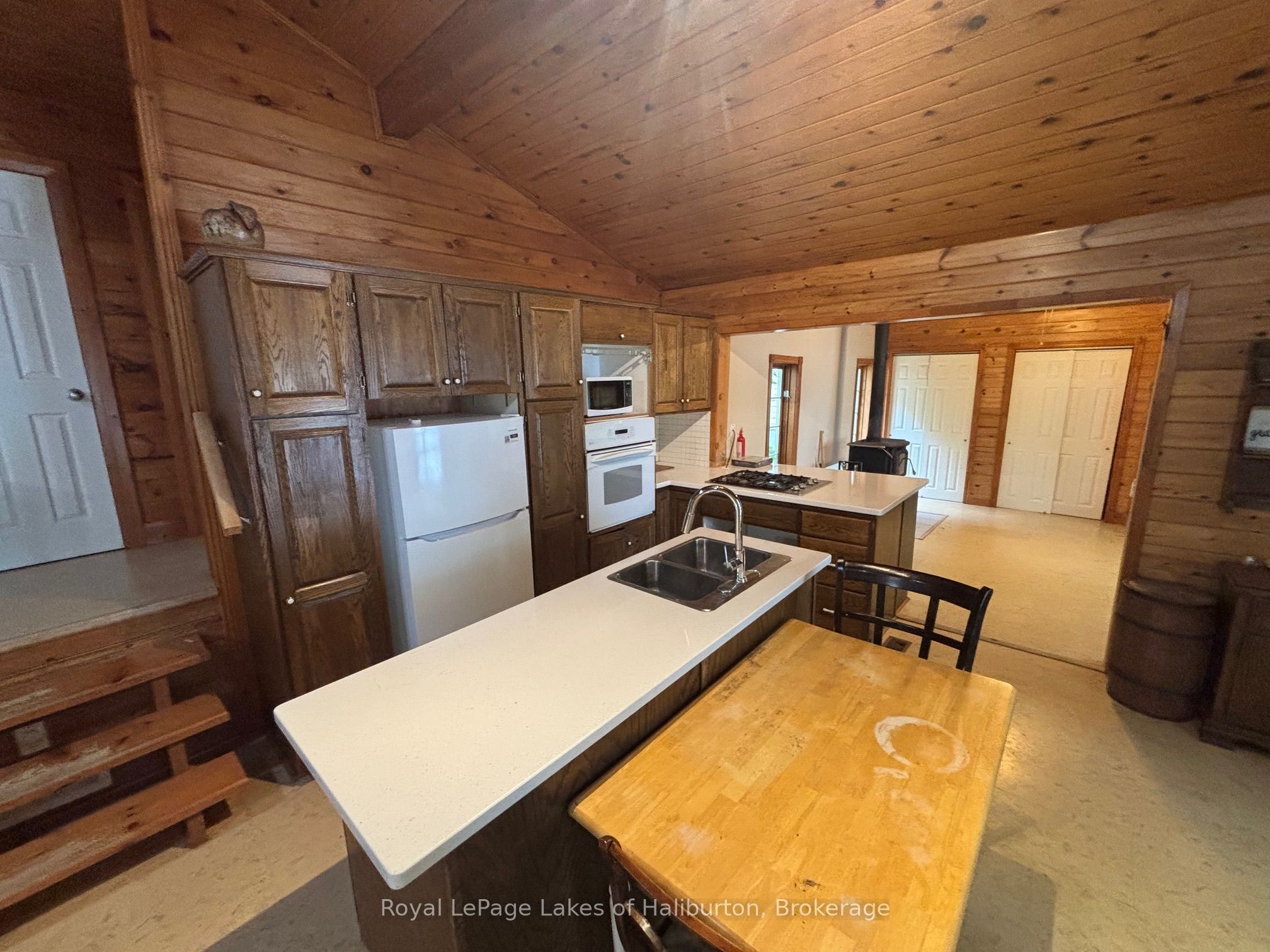 3040 Haliburton Lake Road Property Photo 10