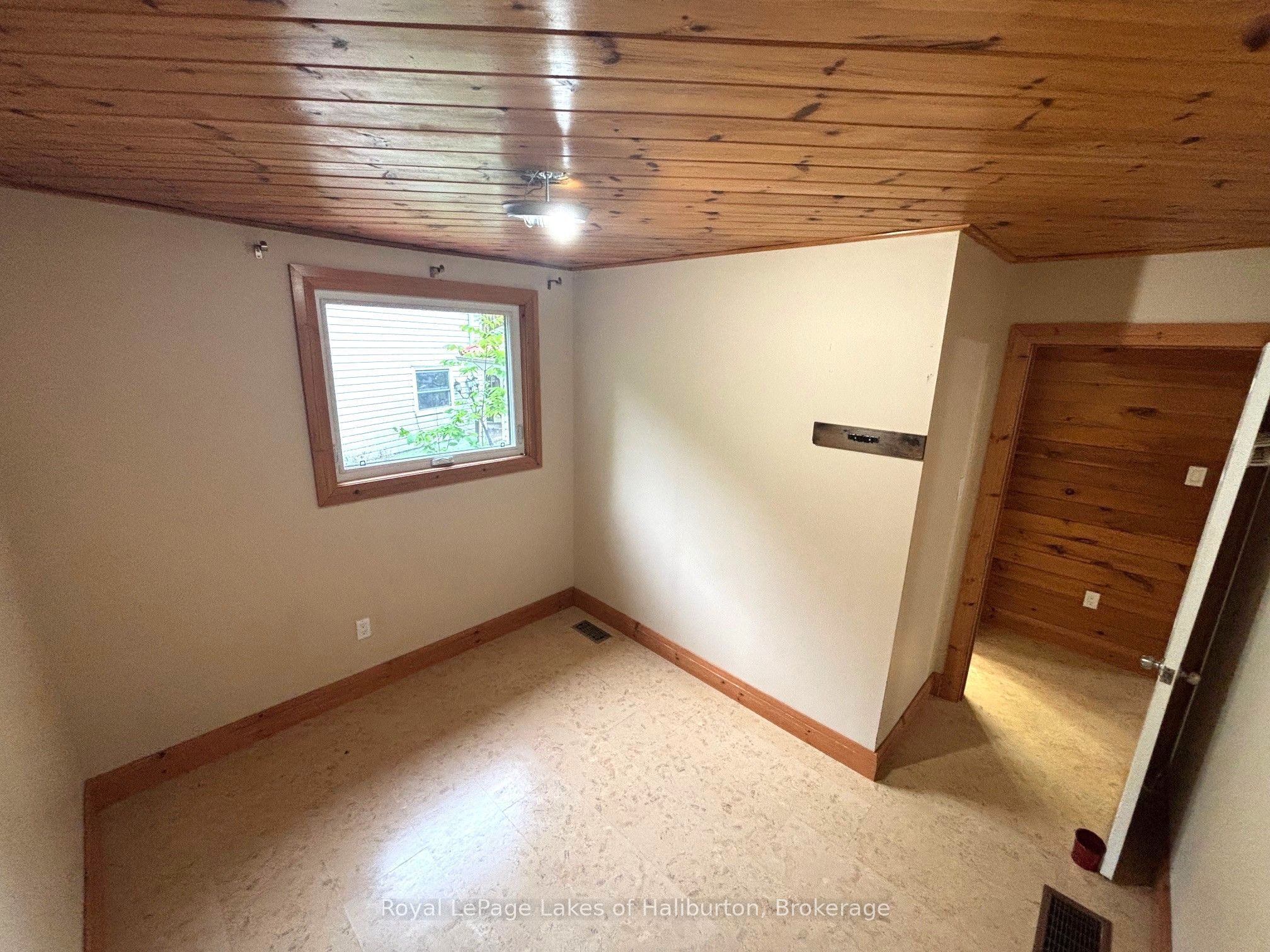 3040 Haliburton Lake Road Property Photo 11