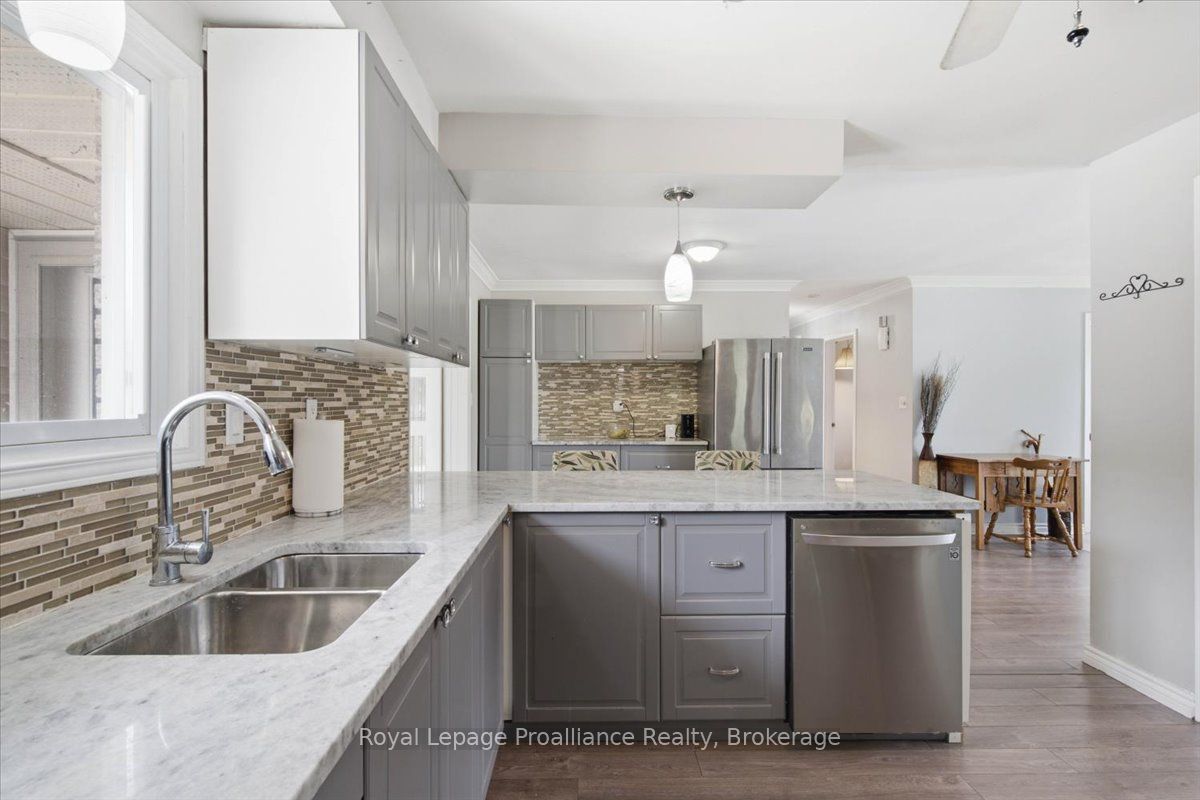 178 Riverside Parkway Property Photo 11