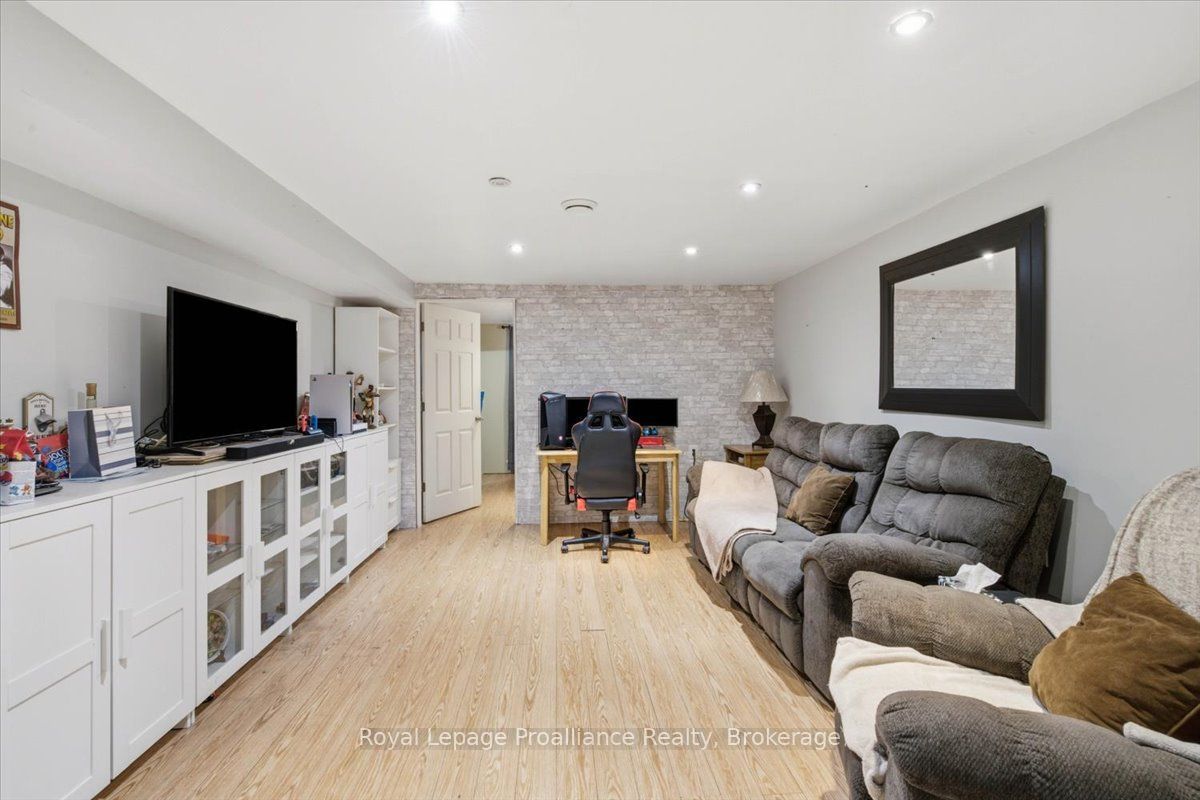 178 Riverside Parkway Property Photo 28