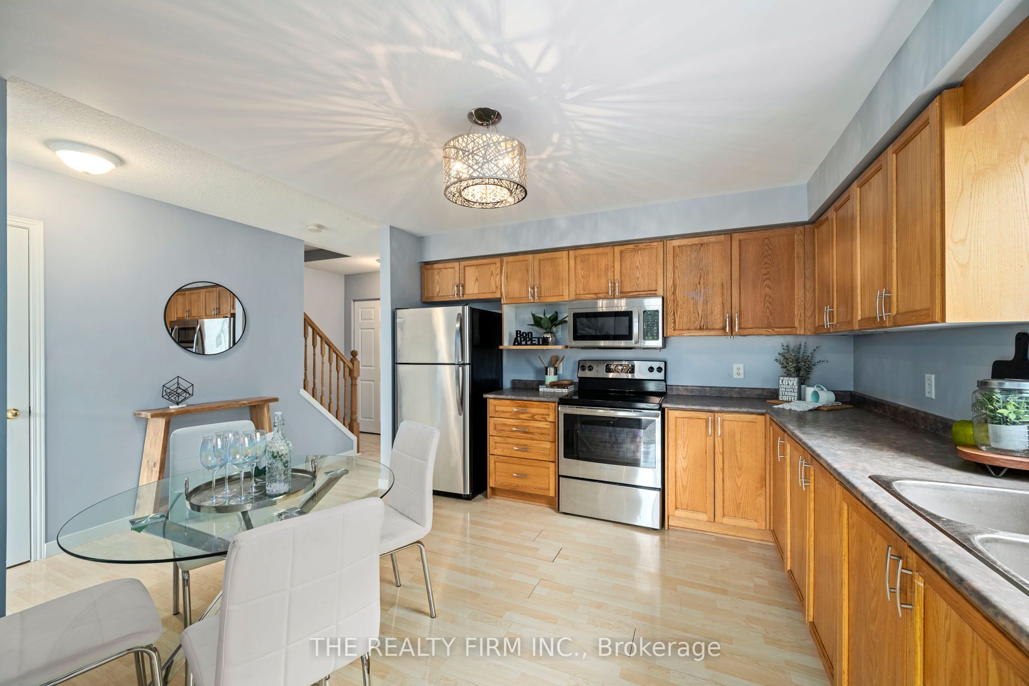 567 Fieldgate Circle Property Photo 2