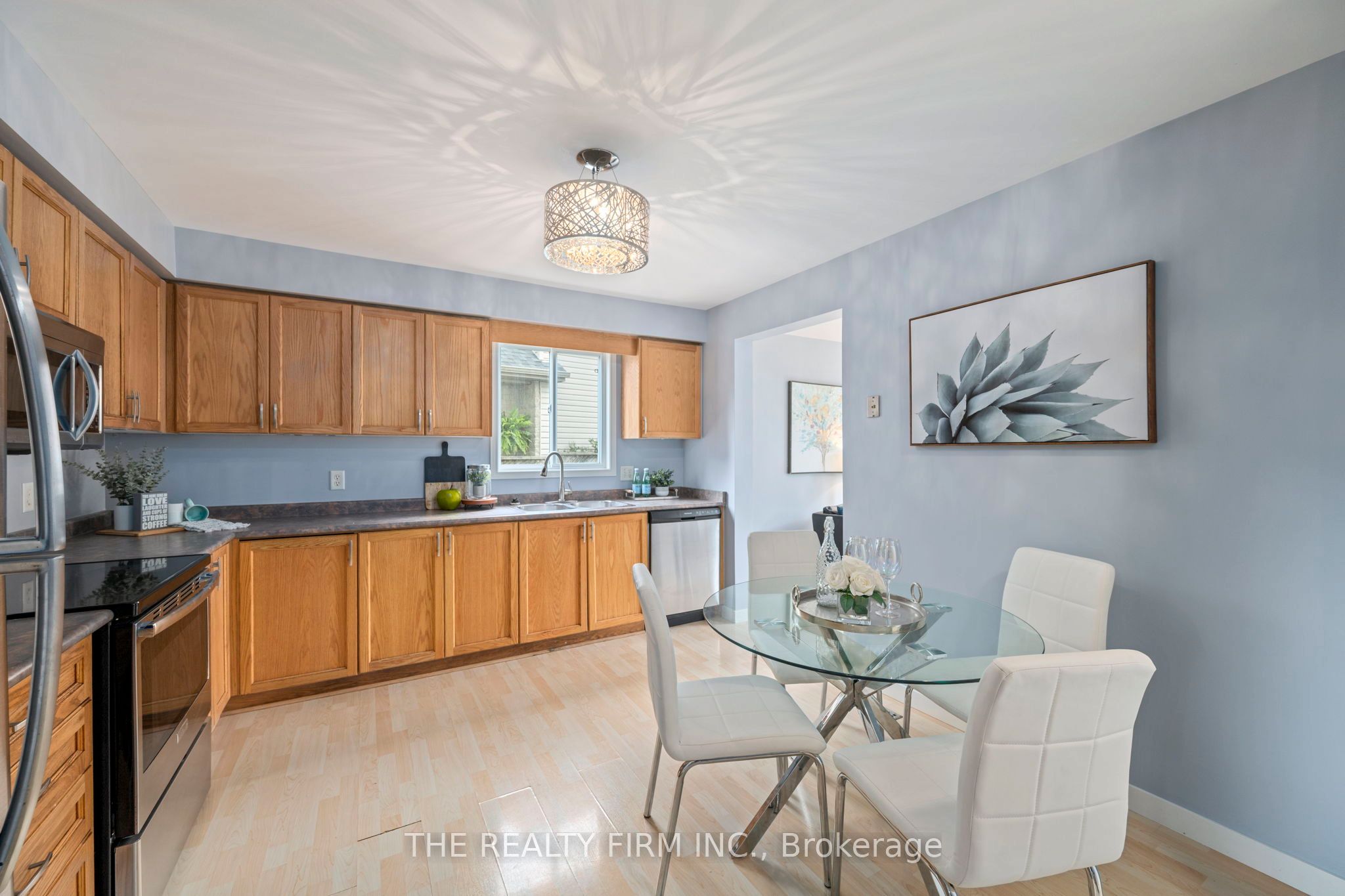 567 Fieldgate Circle Property Photo 3