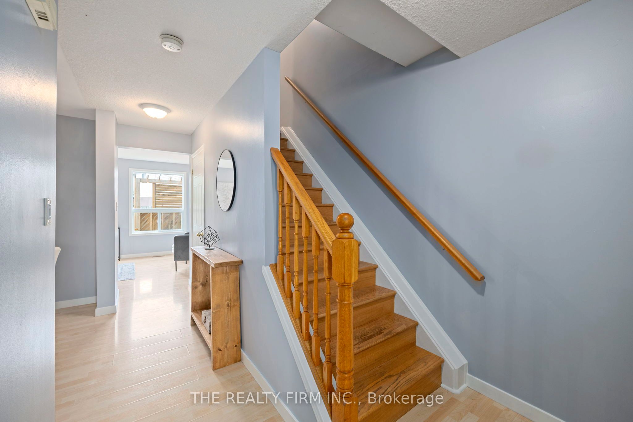 567 Fieldgate Circle Property Photo 6