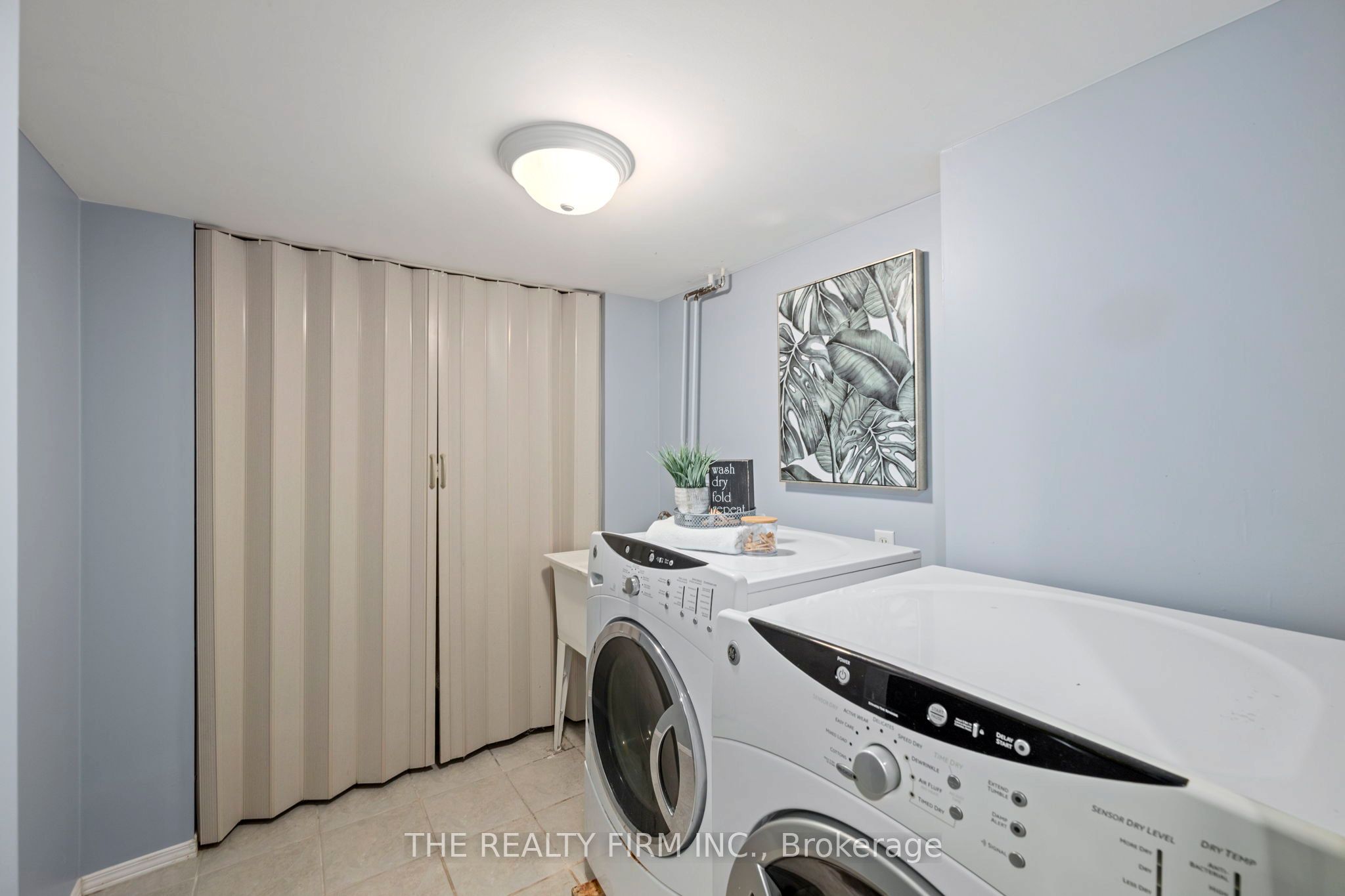 567 Fieldgate Circle Property Photo 14
