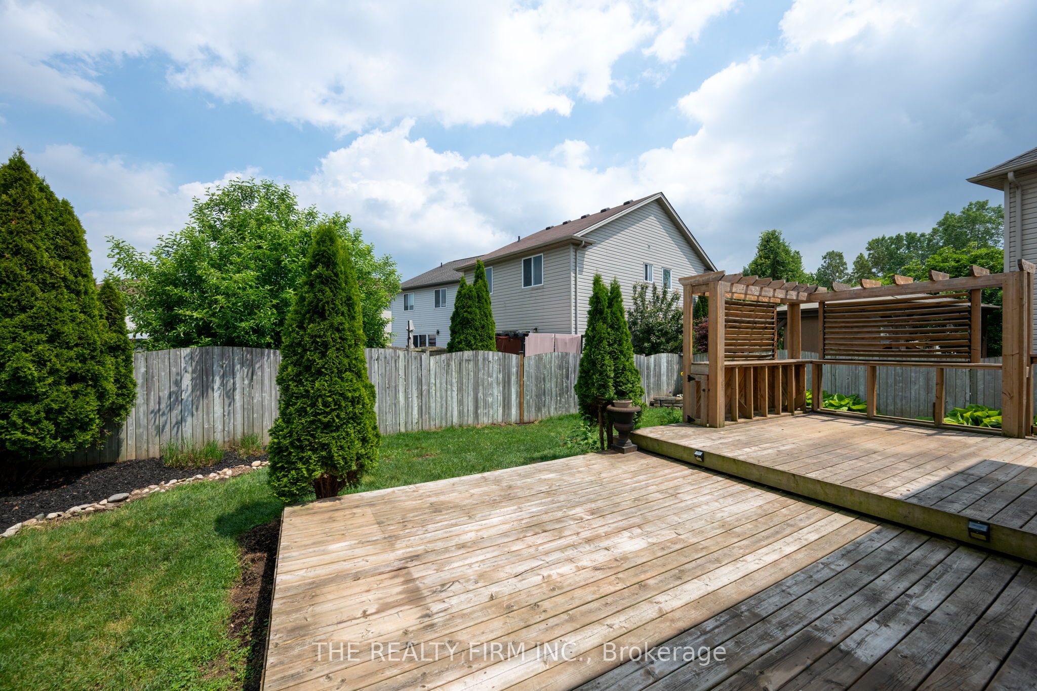 567 Fieldgate Circle Property Photo 15