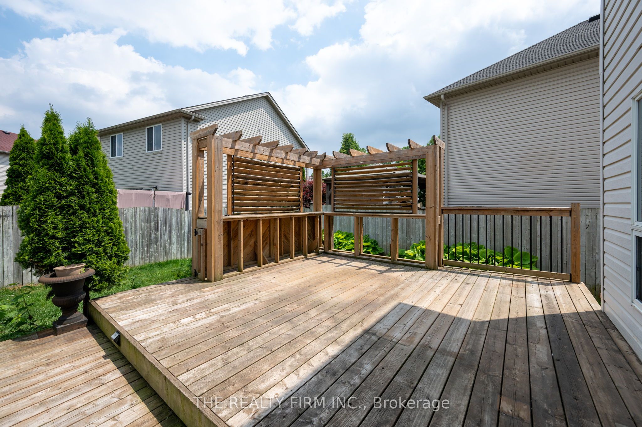 567 Fieldgate Circle Property Photo 16