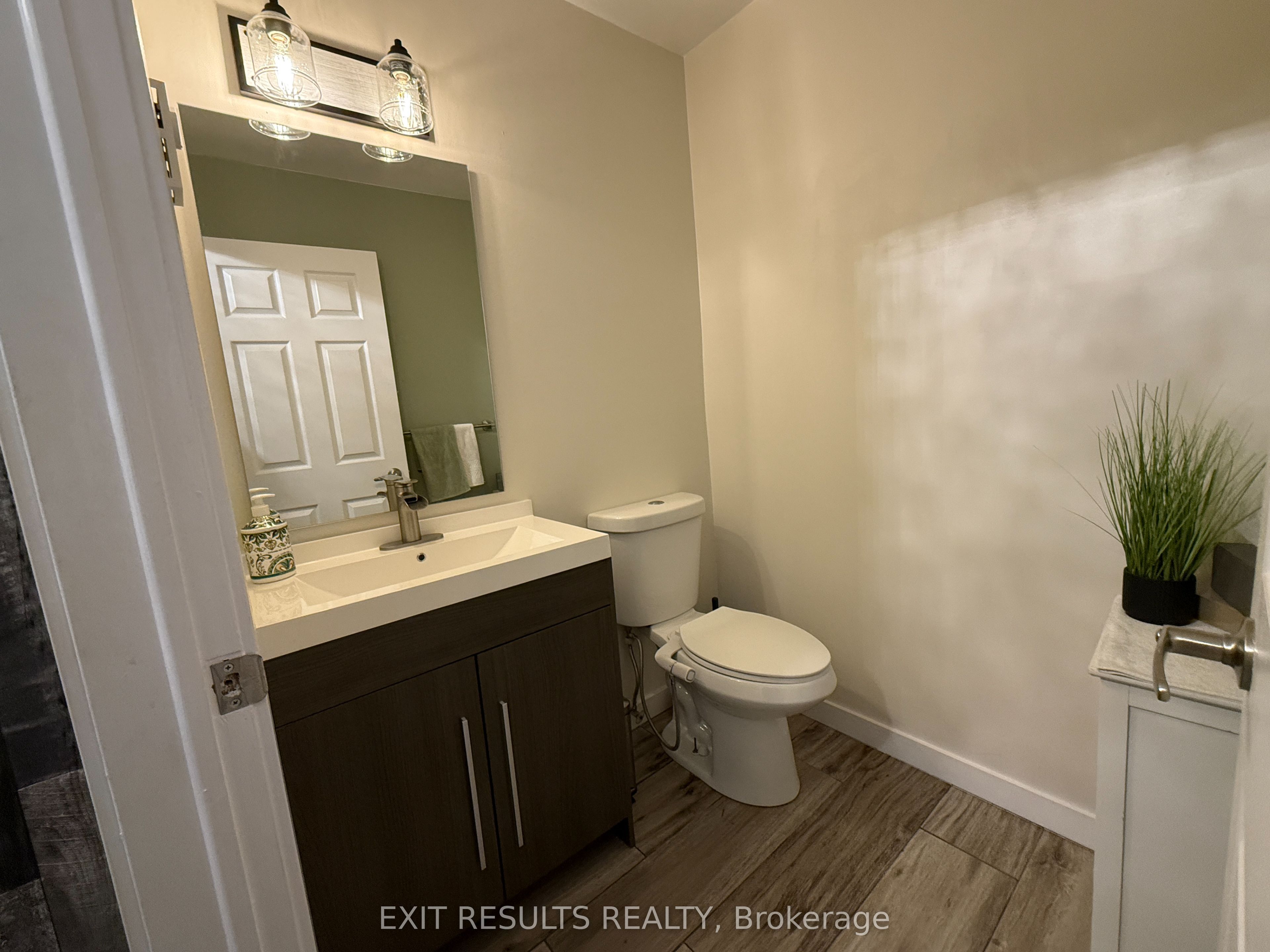 1090 Dianne Avenue Property Photo 6