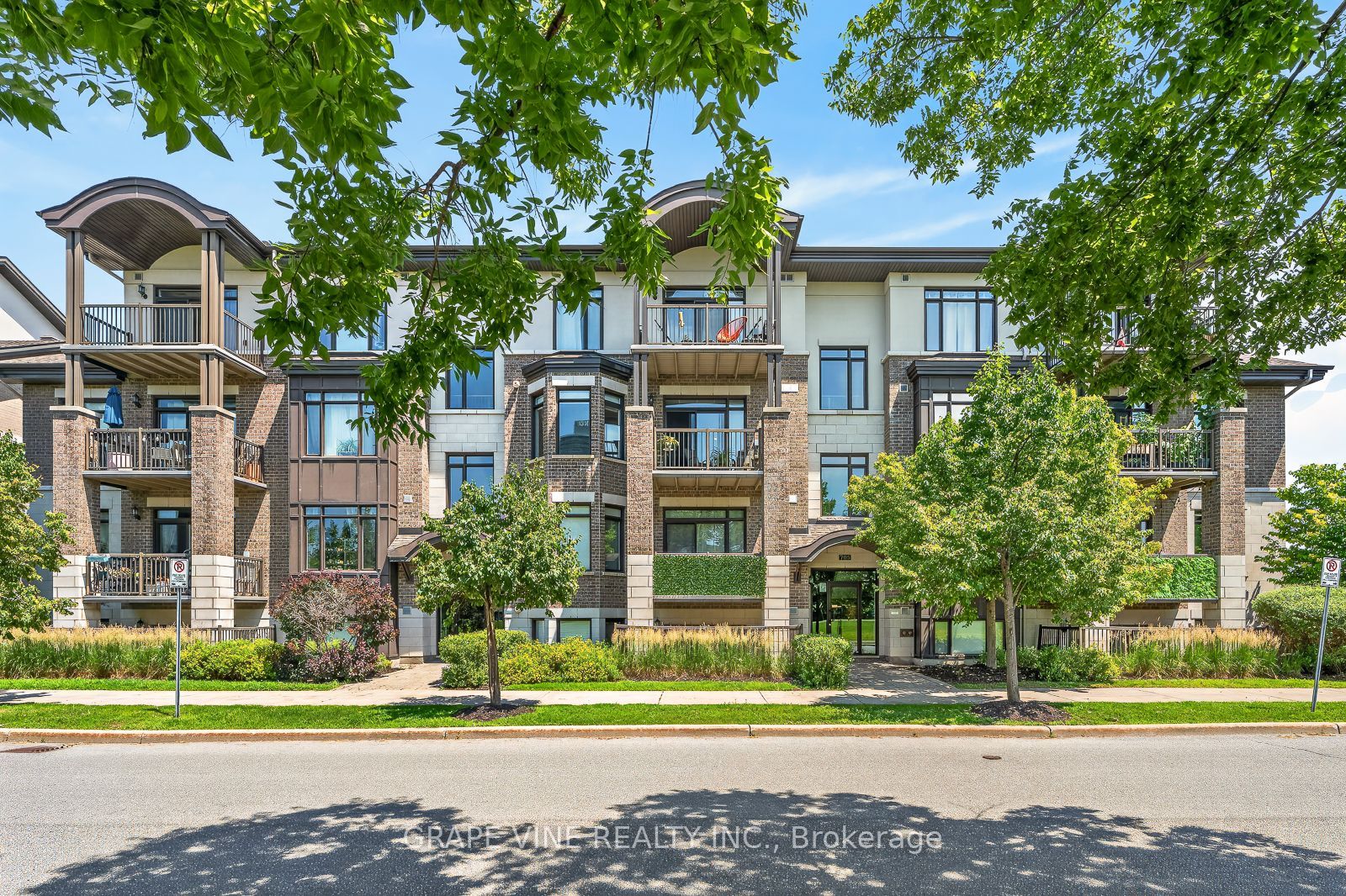 705 Beauparc Private 306 Property Photo 1