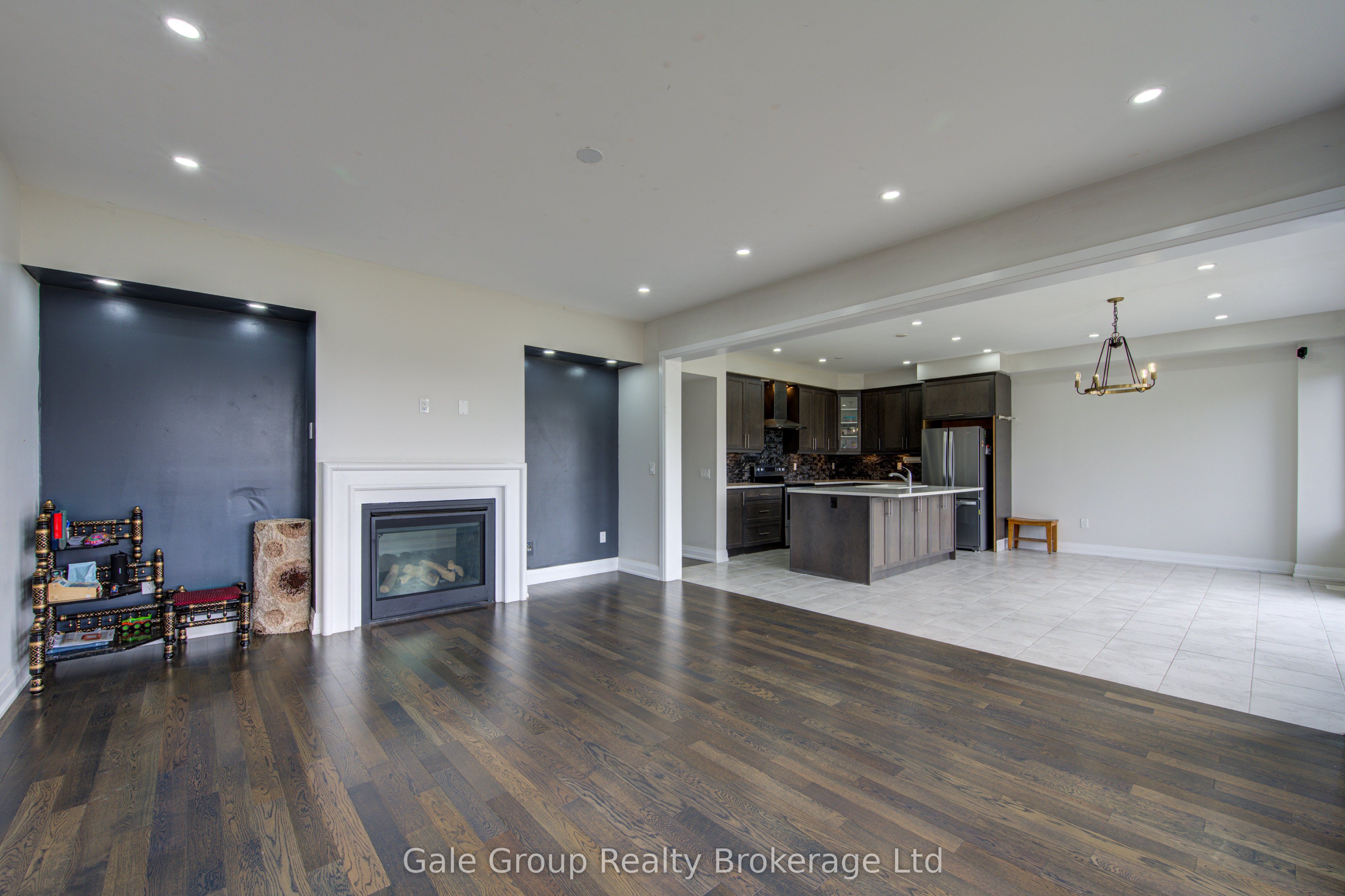 125 Prince Charles Crescent Property Photo 15