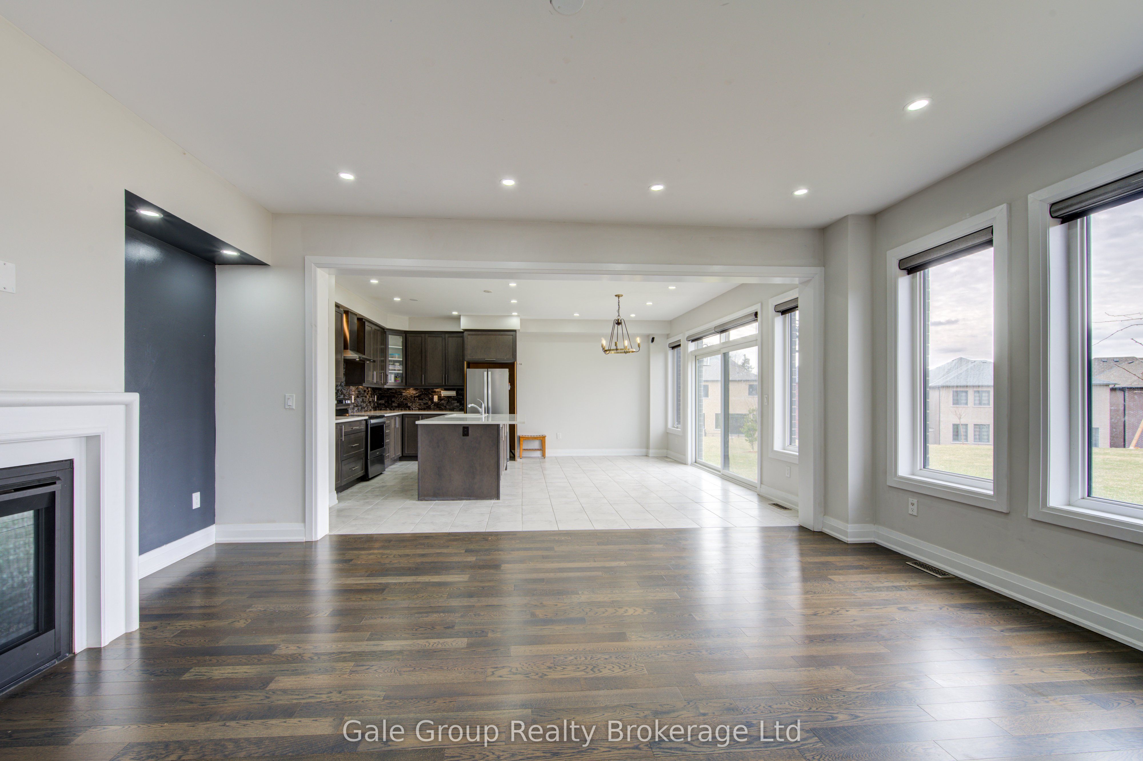 125 Prince Charles Crescent Property Photo 16