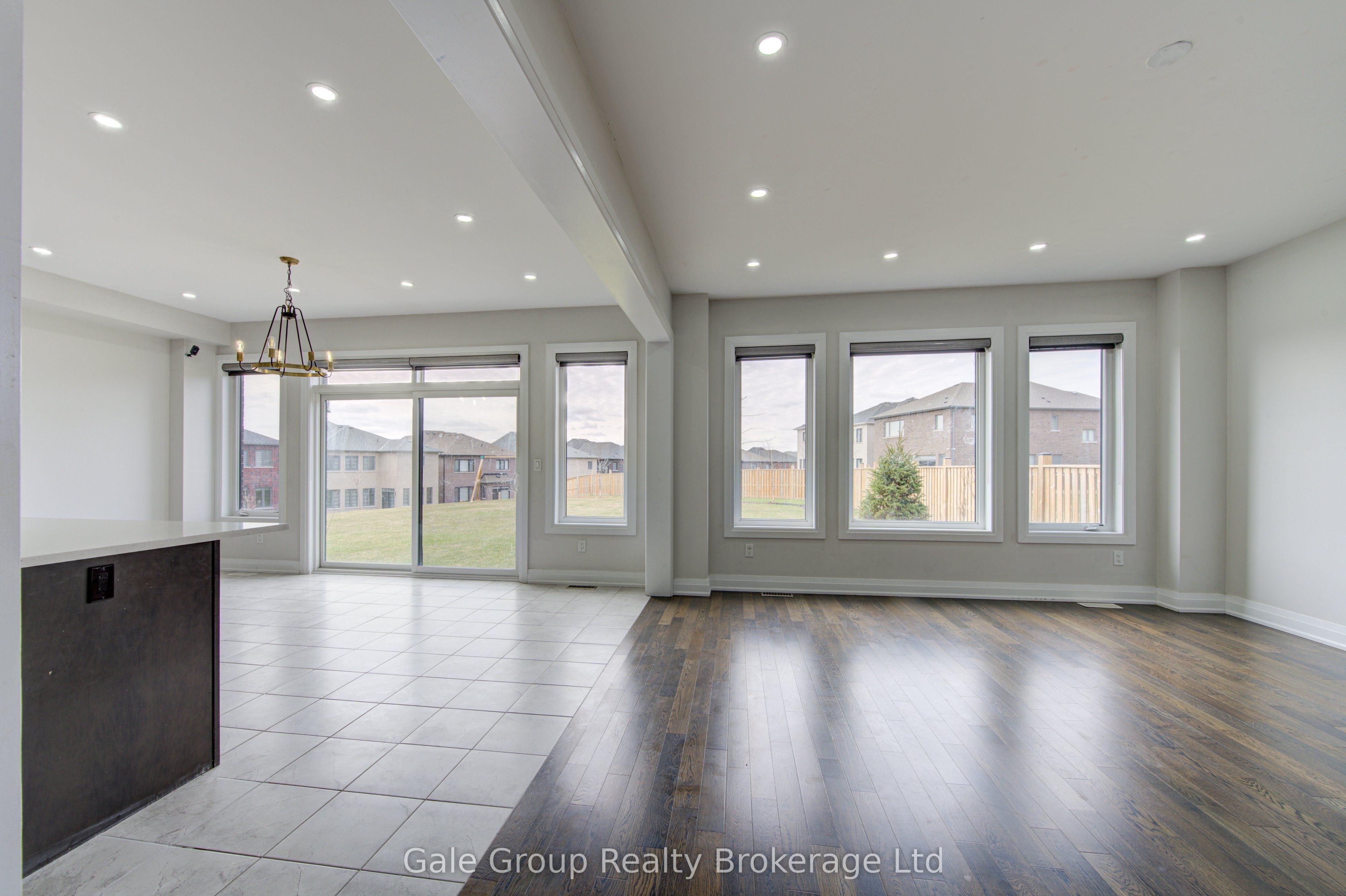 125 Prince Charles Crescent Property Photo 17