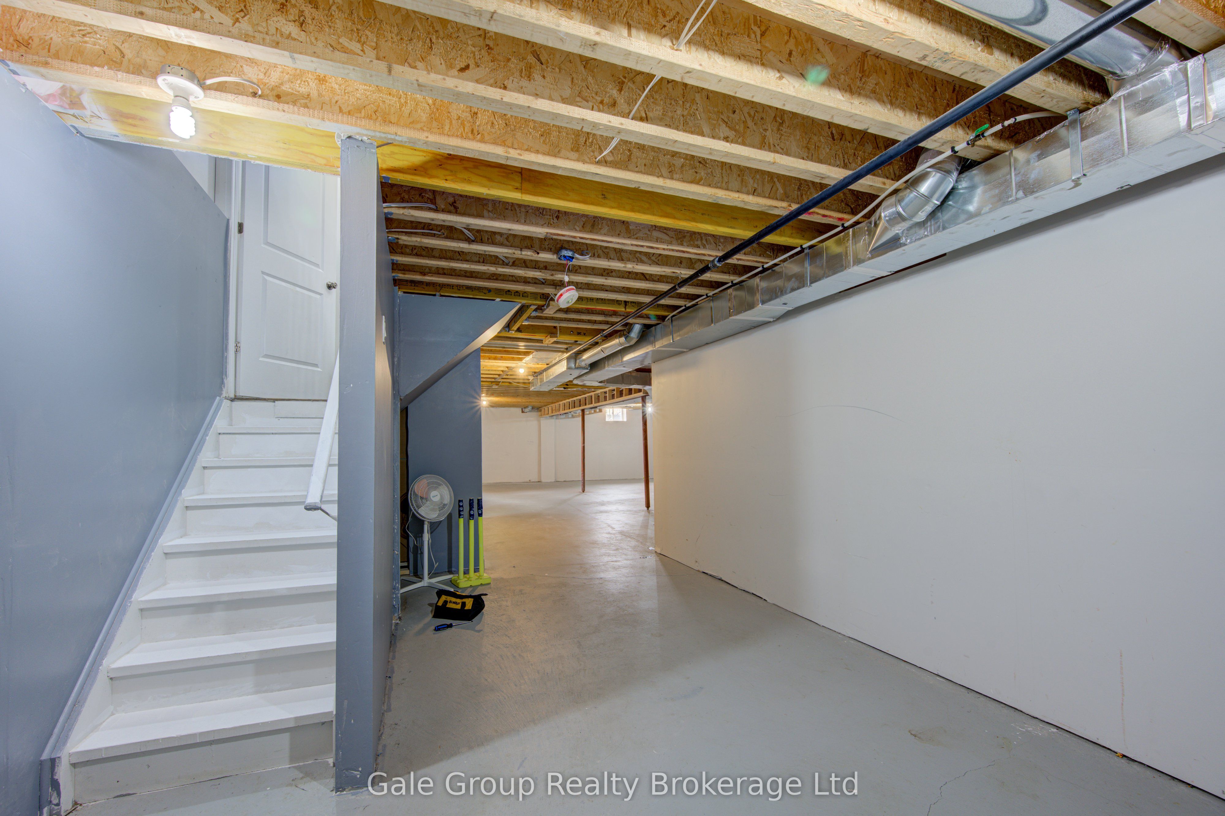 125 Prince Charles Crescent Property Photo 18