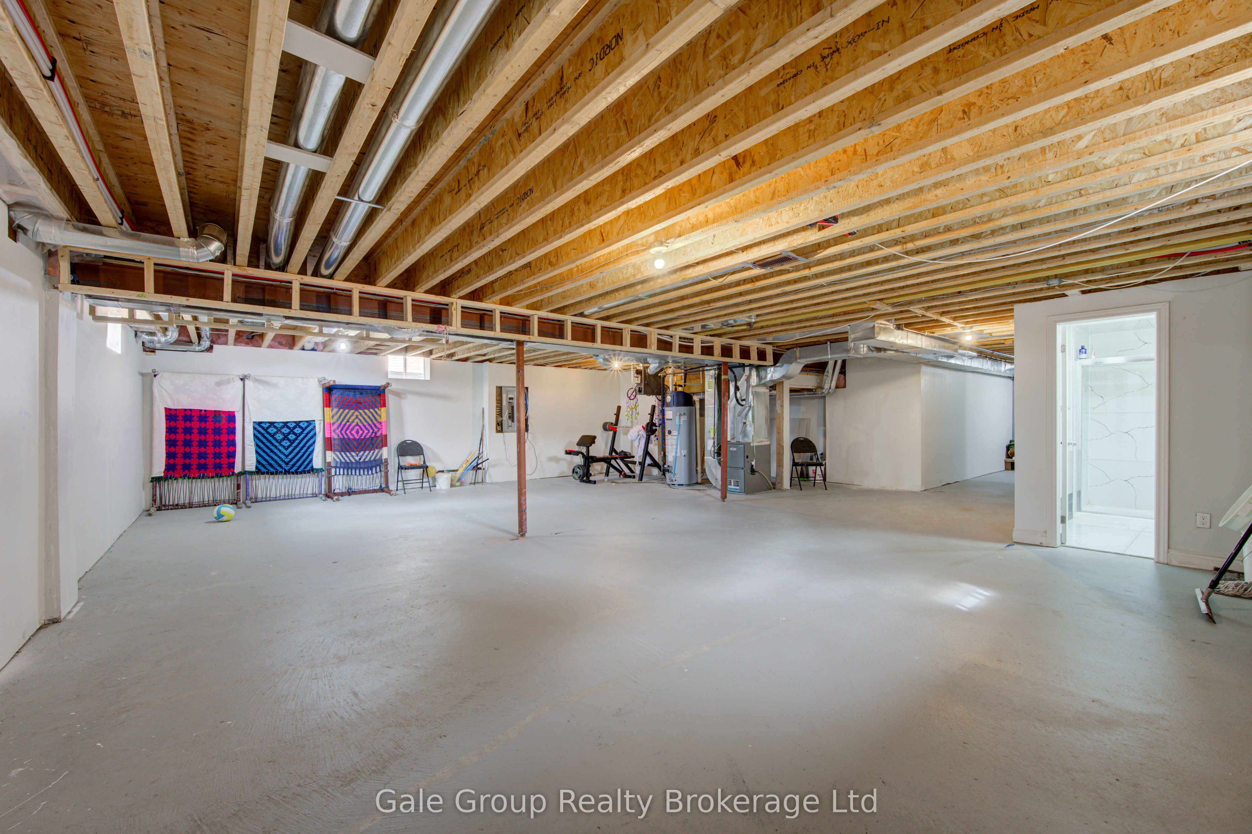 125 Prince Charles Crescent Property Photo 19